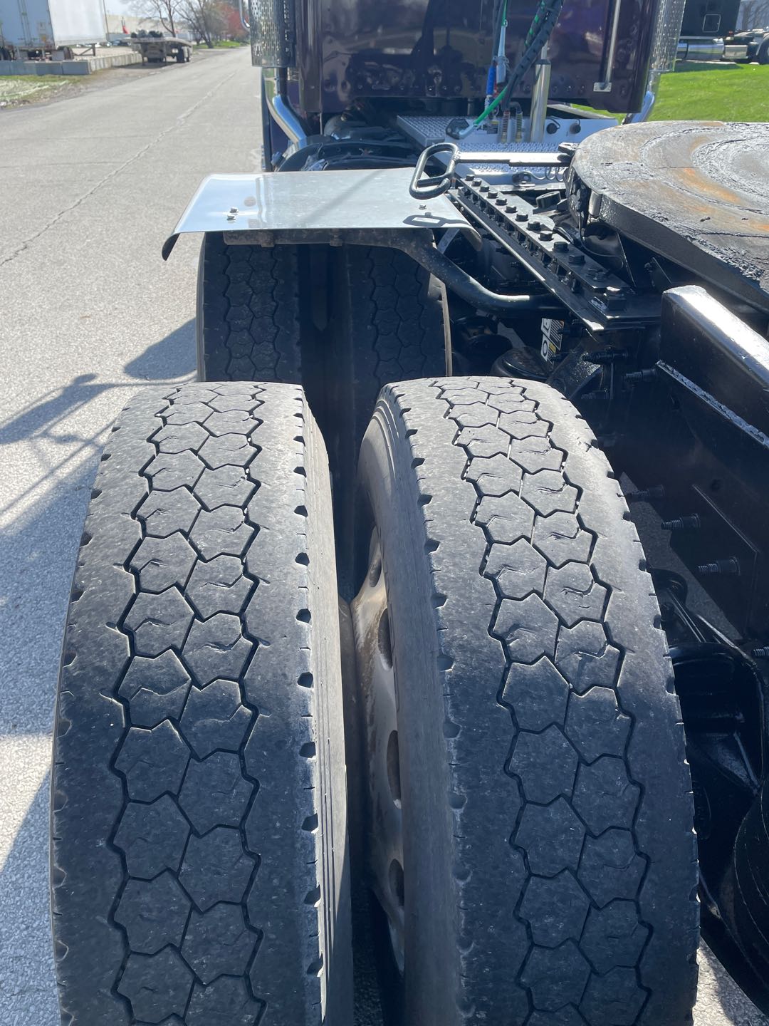 2024 Peterbilt 389 - image 9