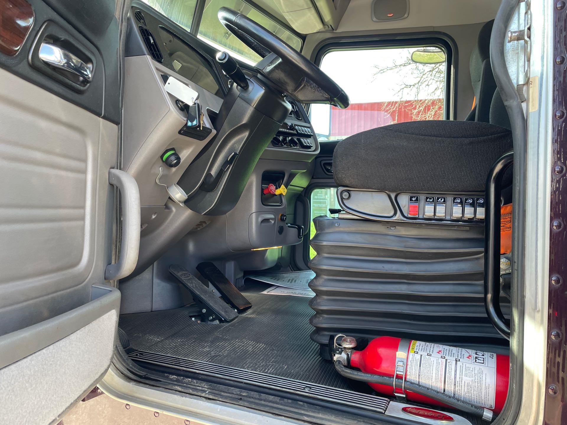 2024 Peterbilt 389 - image 14