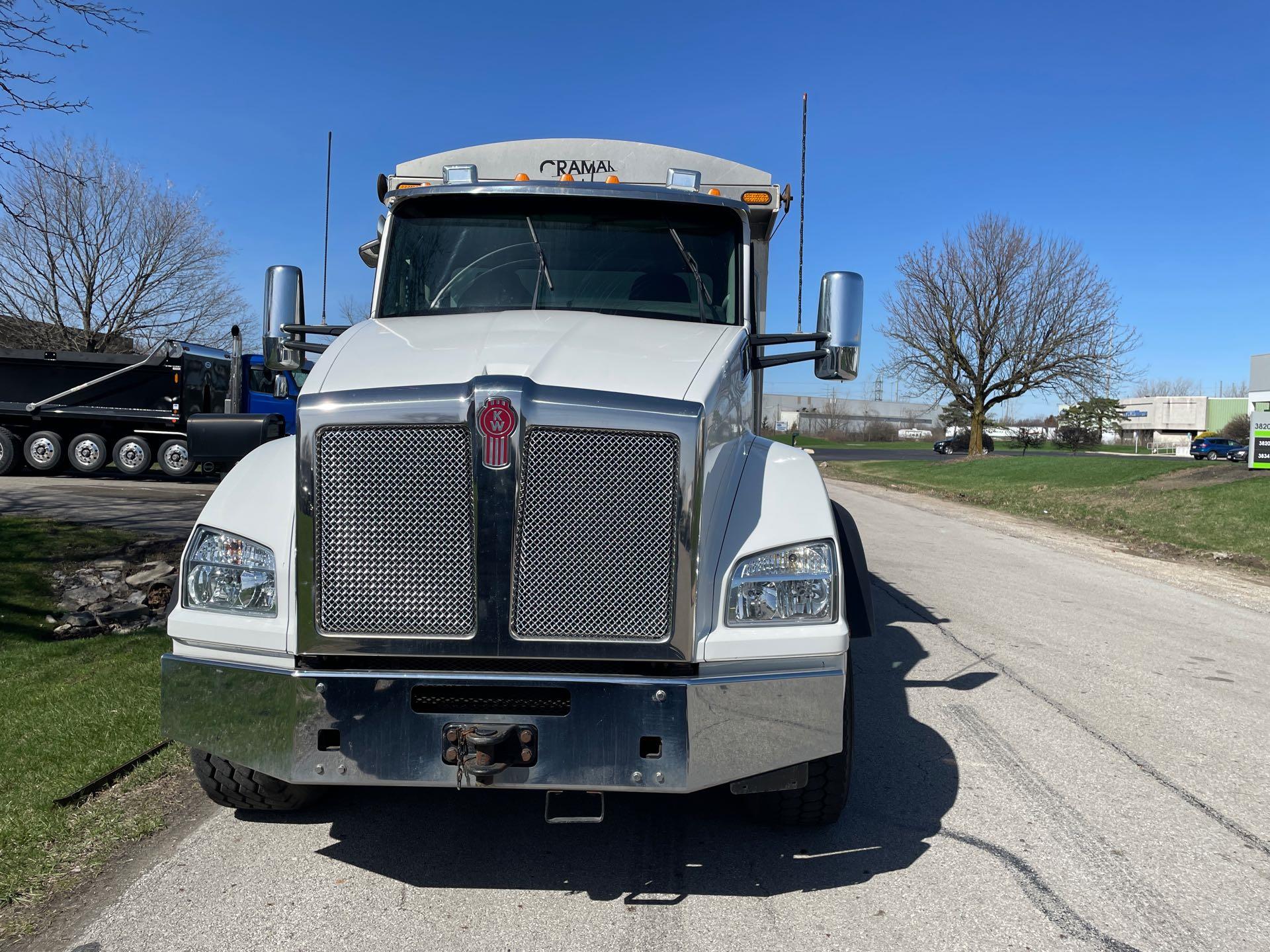 2020 Kenworth T880 - image 2