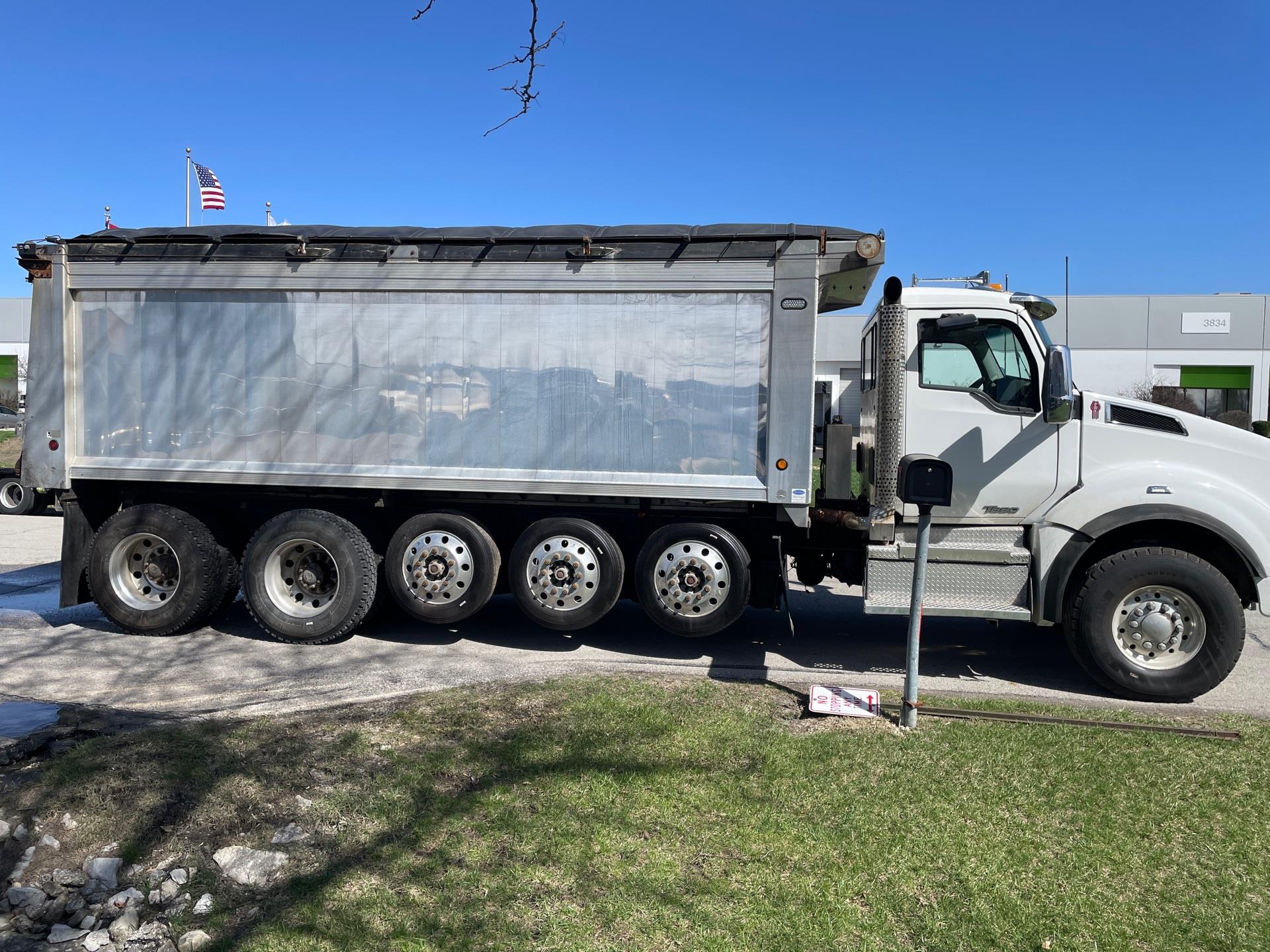 2020 Kenworth T880 - image 3