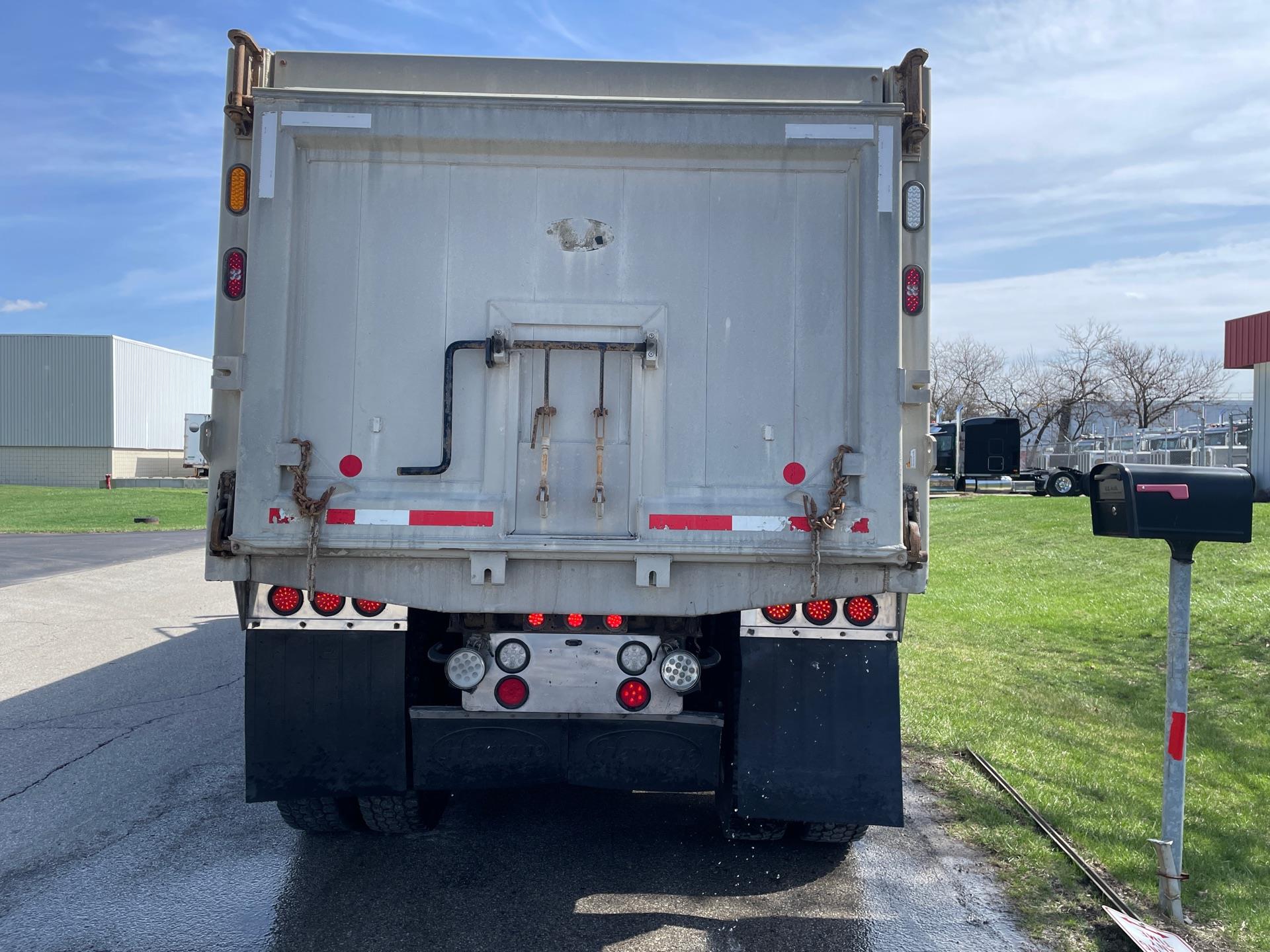 2021 Peterbilt 567 - image 7