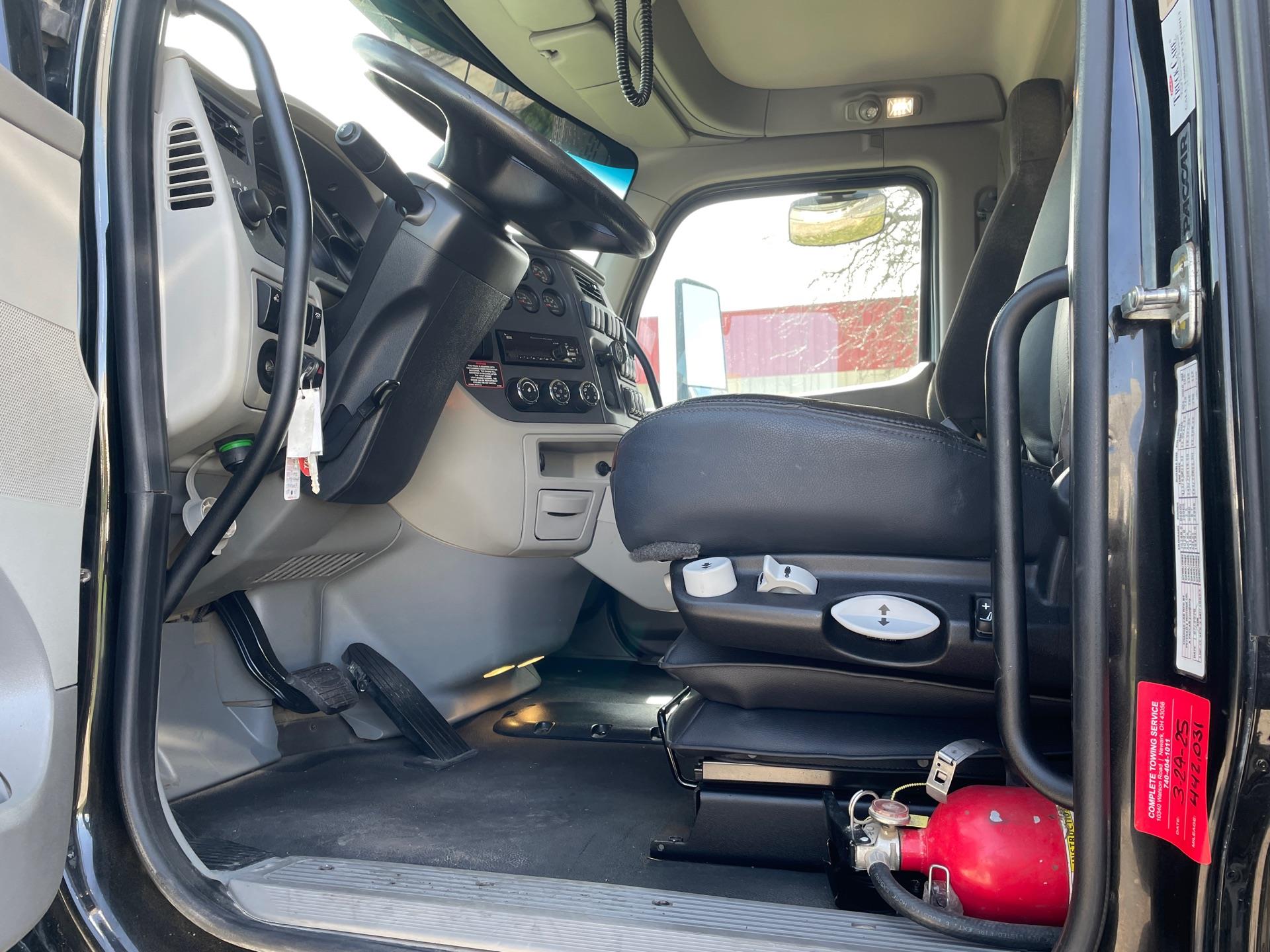 2021 Peterbilt 567 - image 12