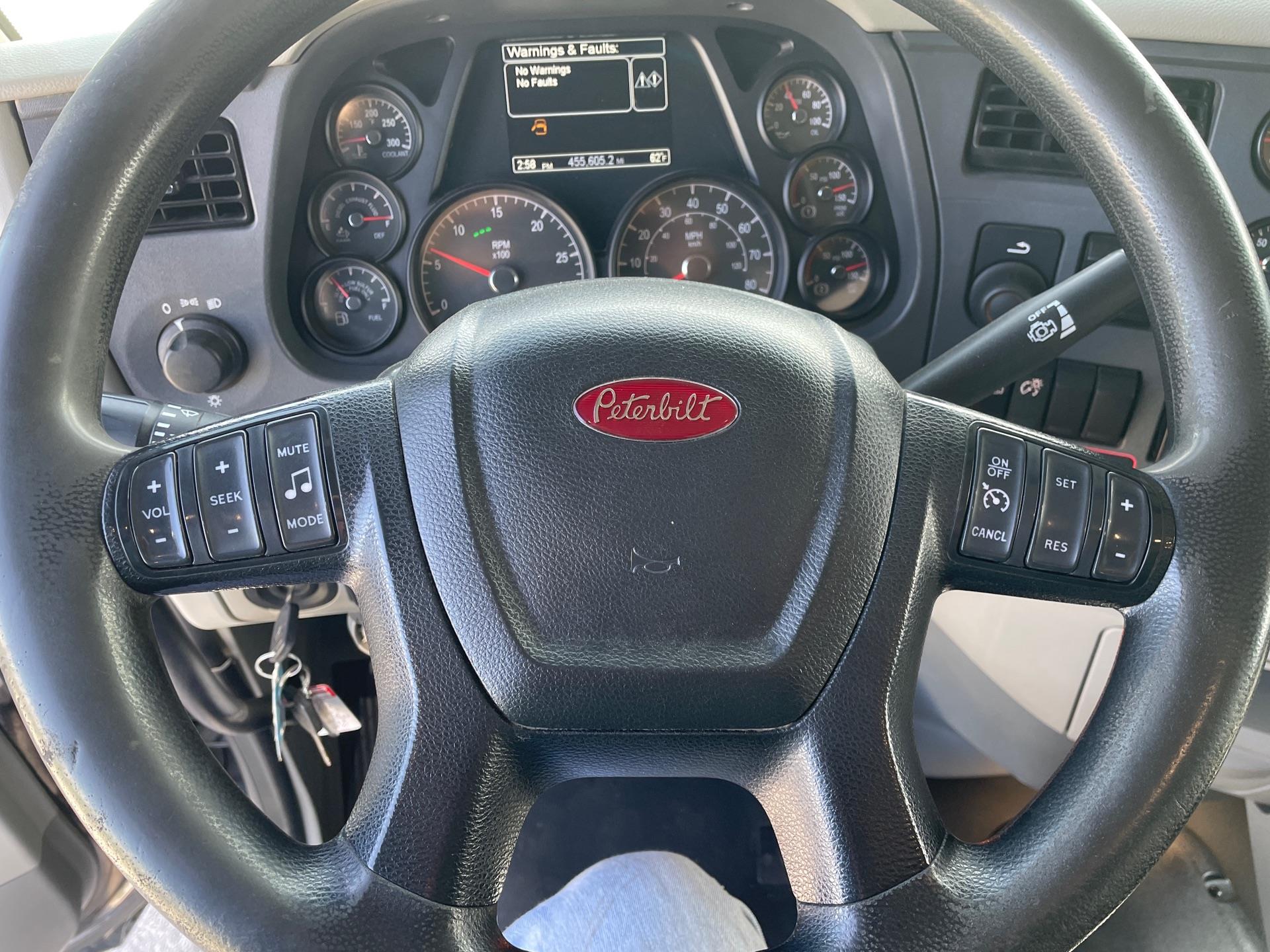 2021 Peterbilt 567 - image 14