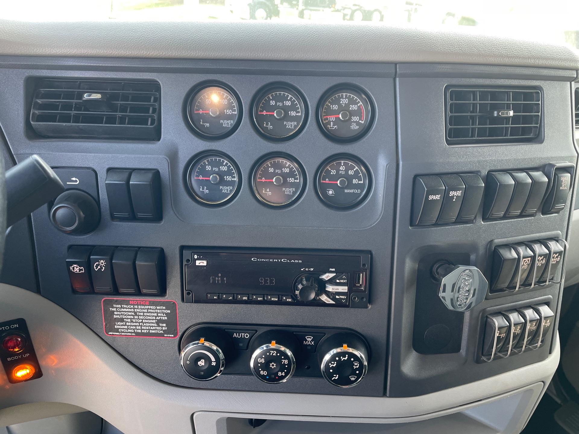 2021 Peterbilt 567 - image 15