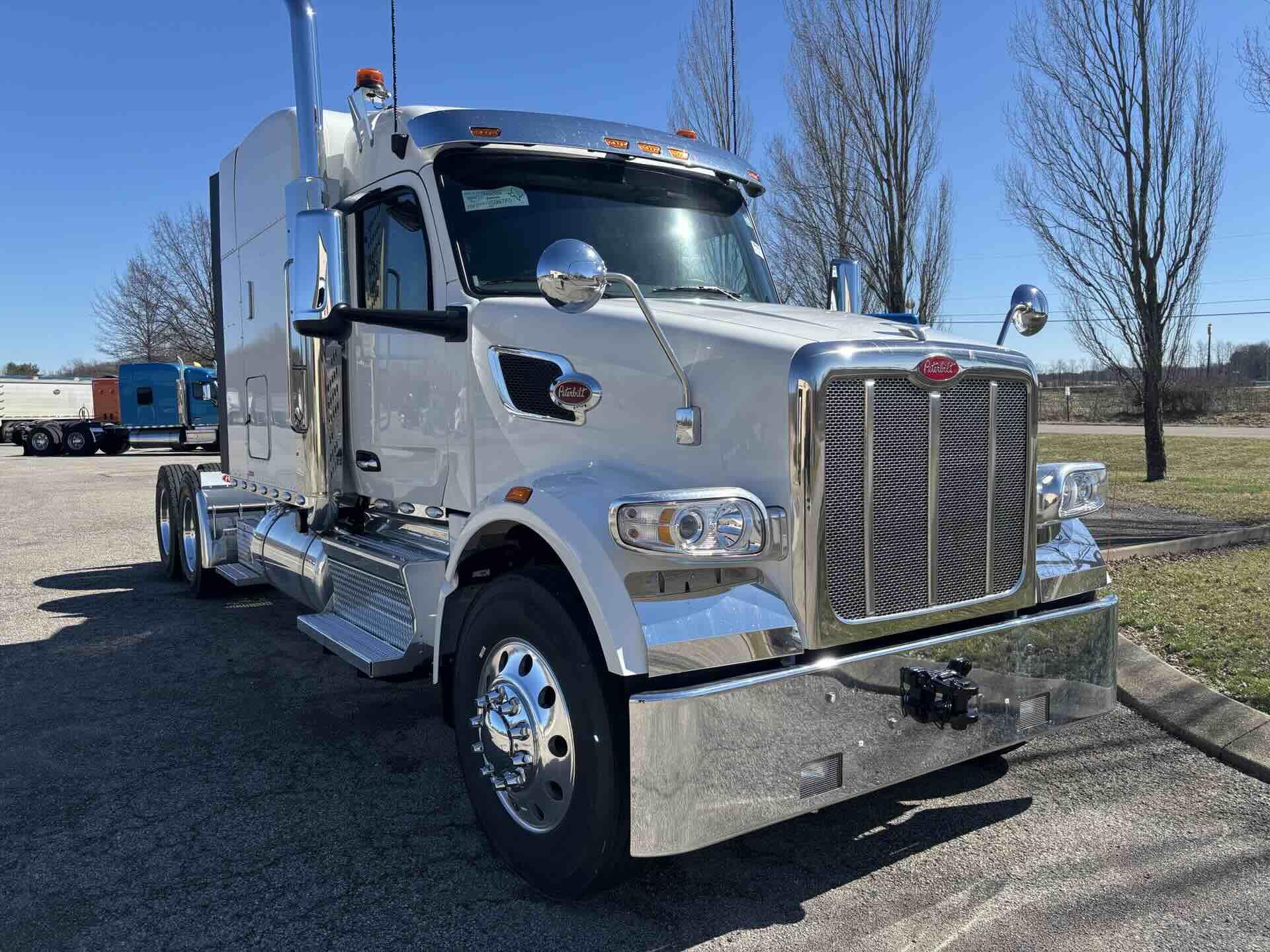 2026 Peterbilt 567 - image 2