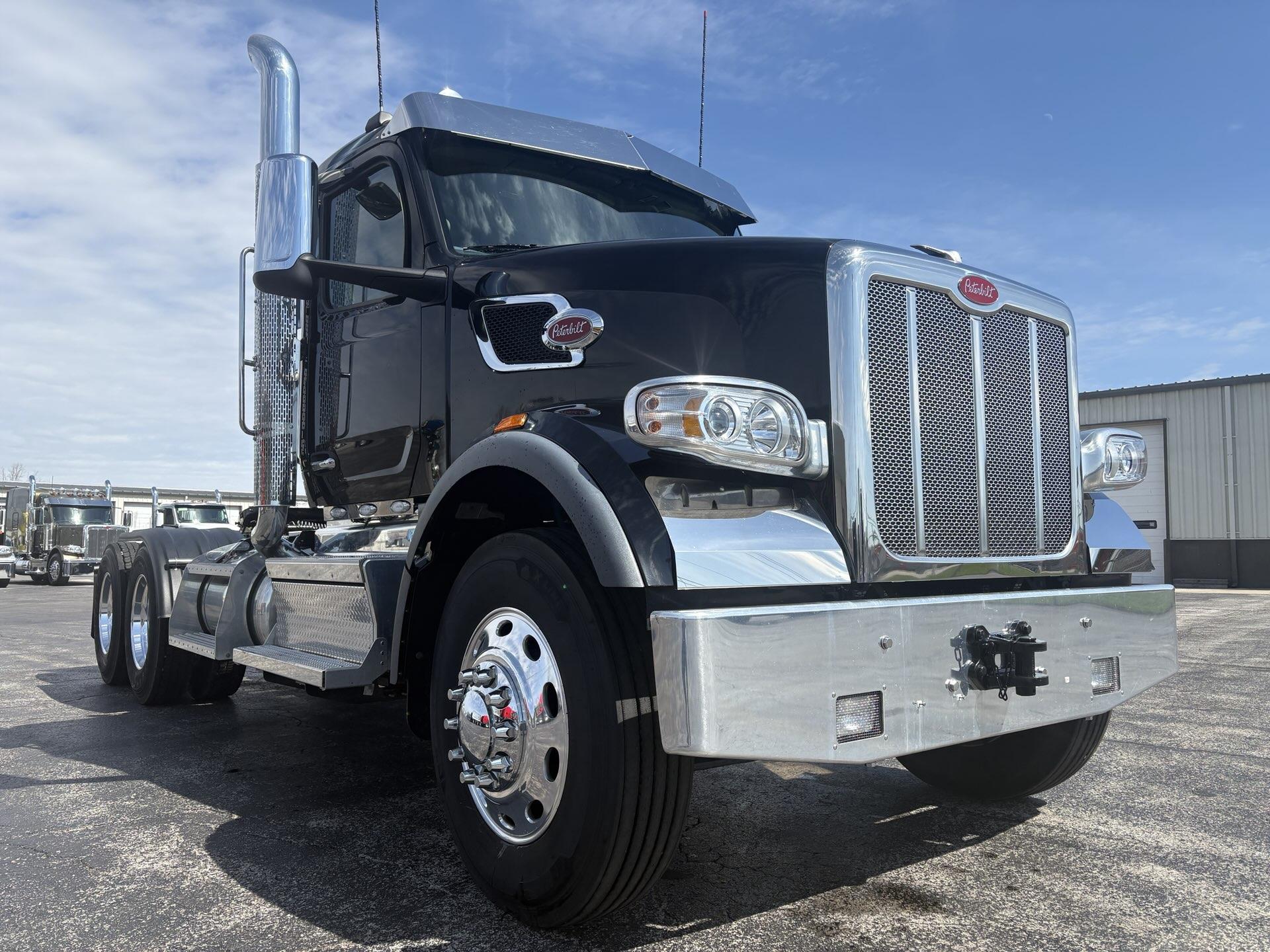 2025 Peterbilt 567 - image 2