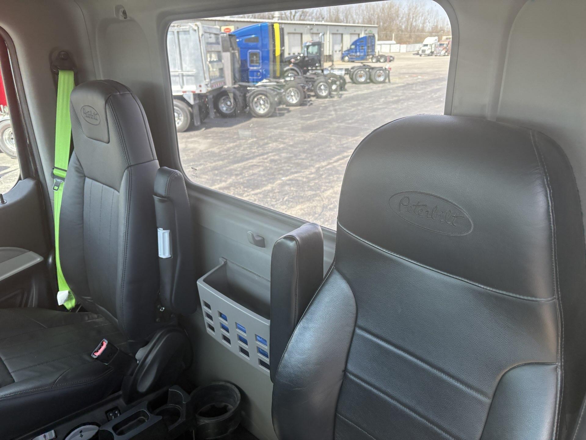 2025 Peterbilt 567 - image 11