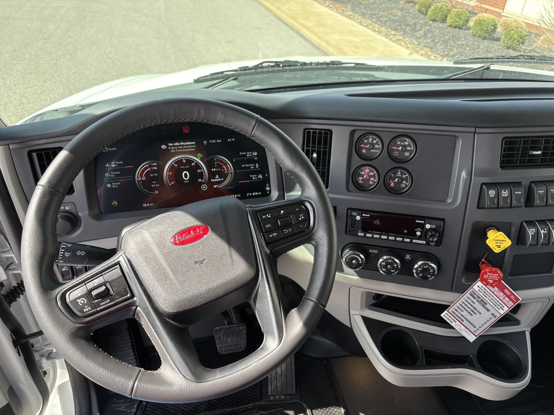 2027 Peterbilt 579 - image 8