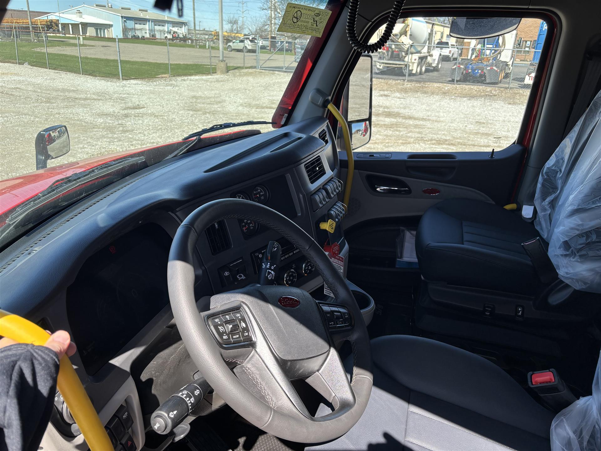 2027 Peterbilt 579 - image 6