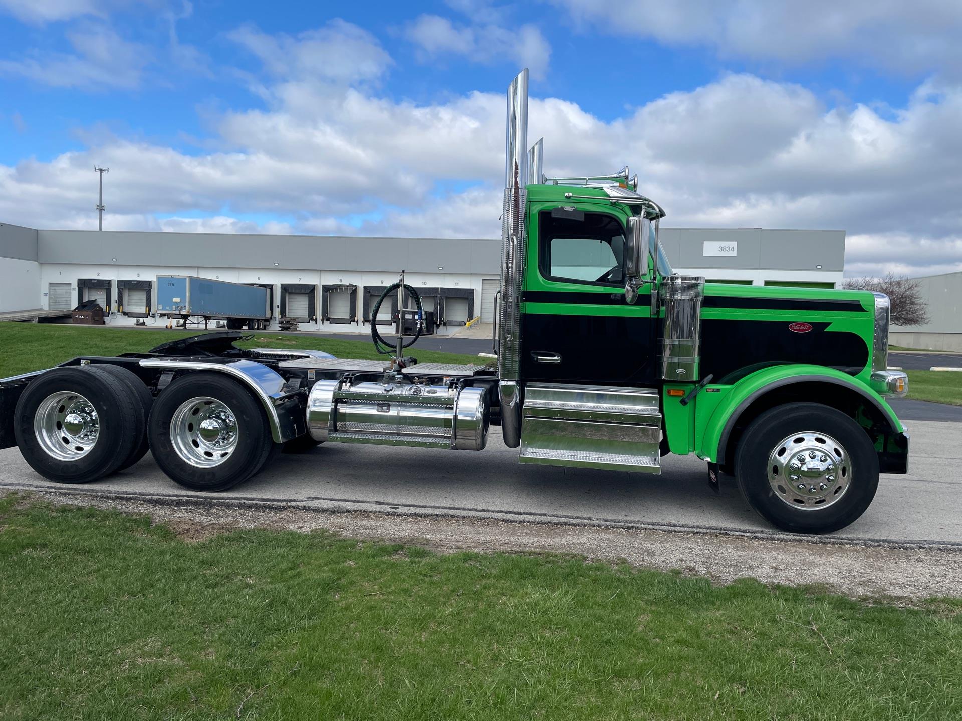 2025 Peterbilt - image 3