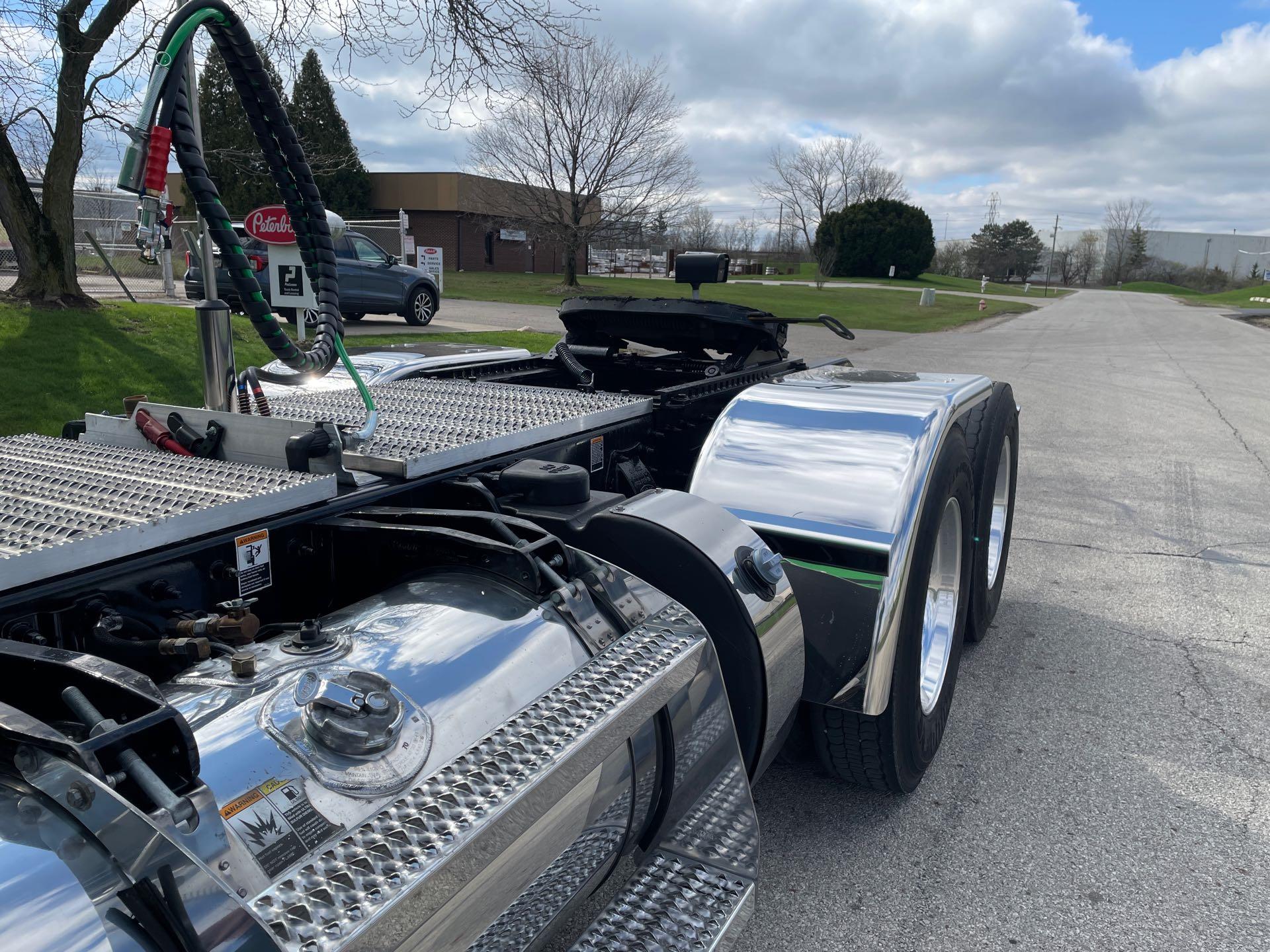 2025 Peterbilt - image 6