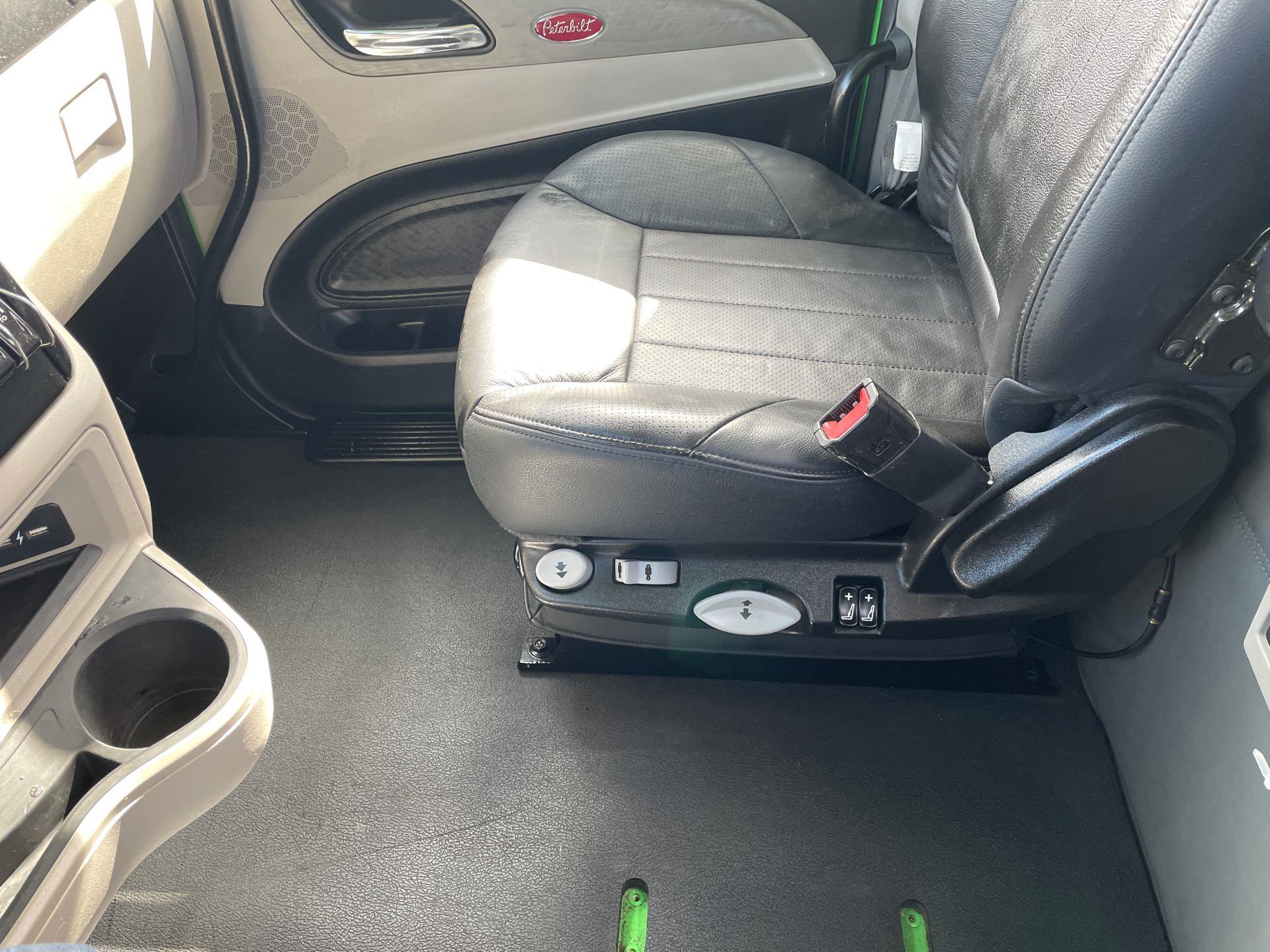 2025 Peterbilt - image 19