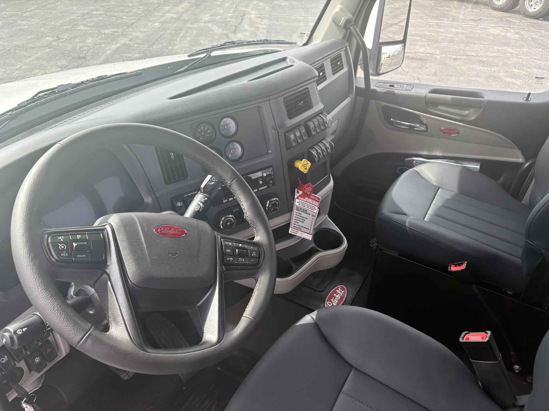 2027 Peterbilt 579 - image 10