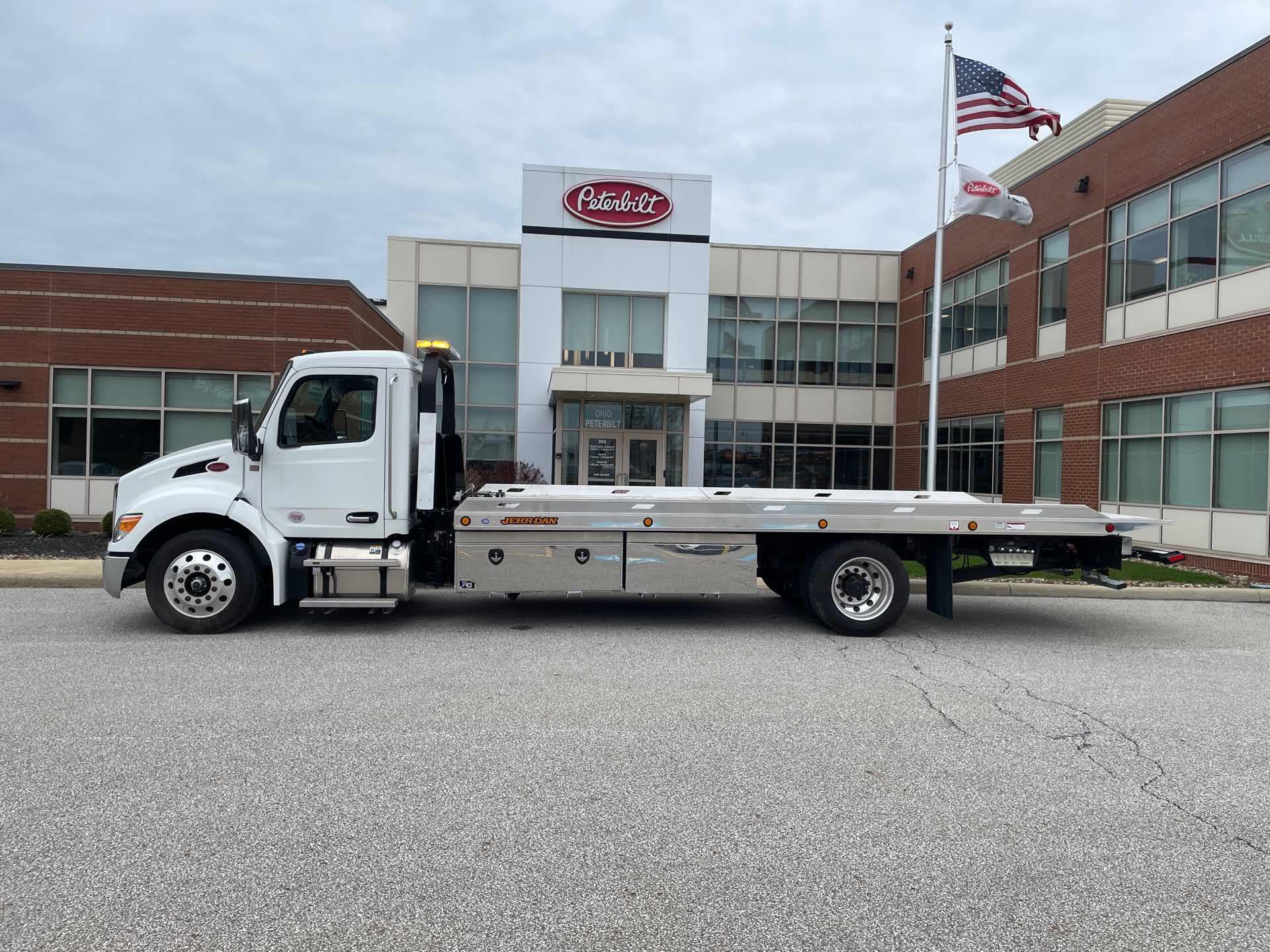 2025 Peterbilt 536 - image 2