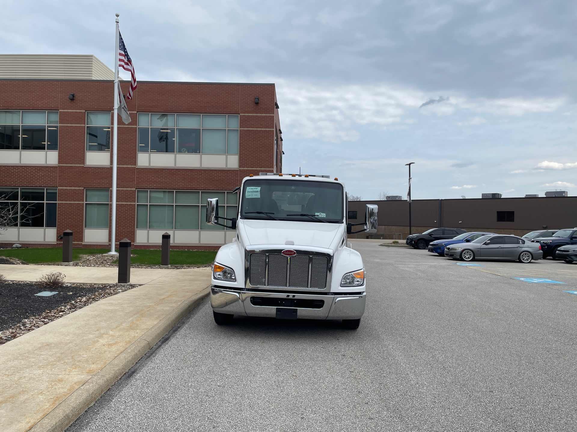 2025 Peterbilt 536 - image 6