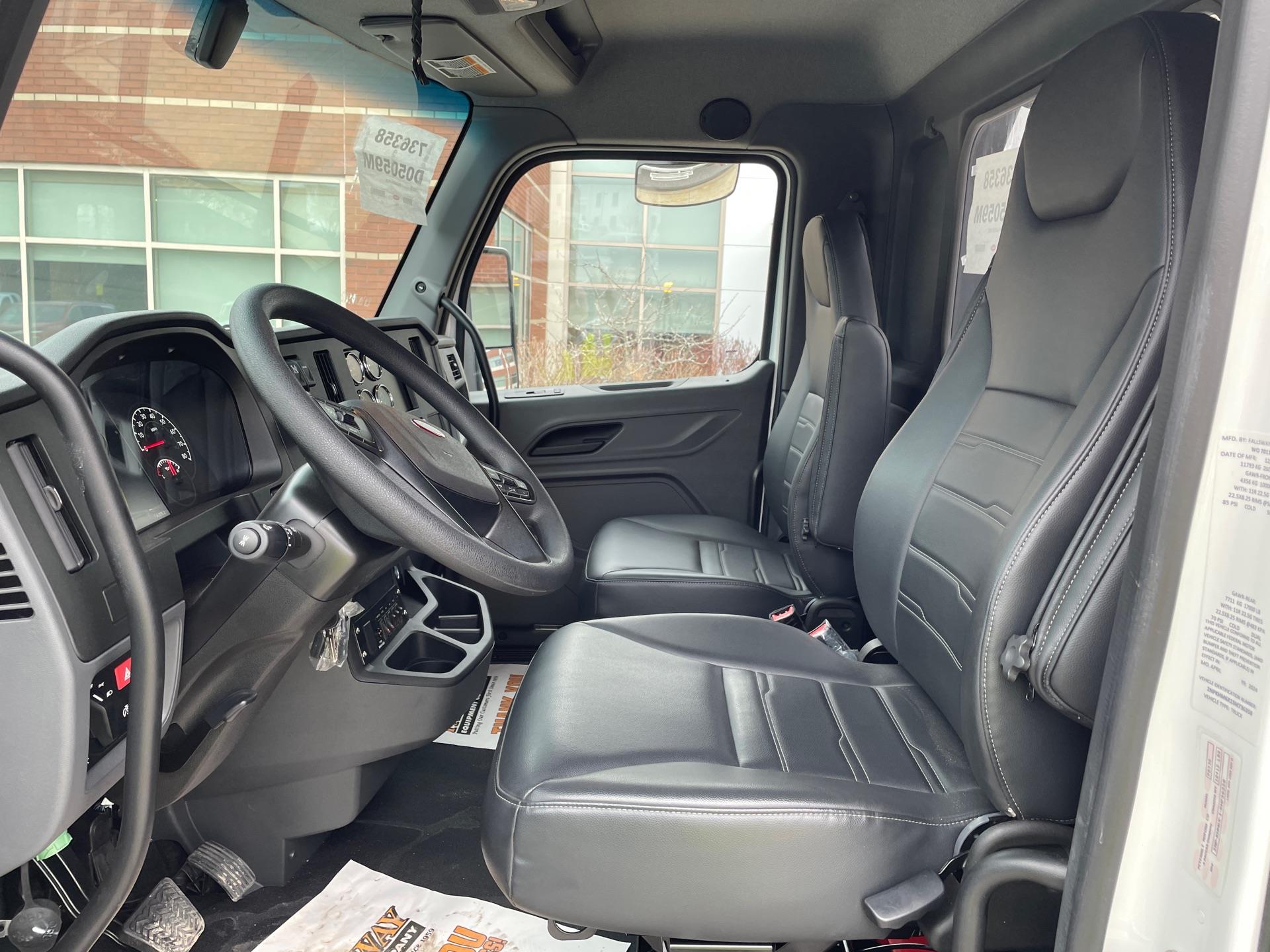 2025 Peterbilt 536 - image 9