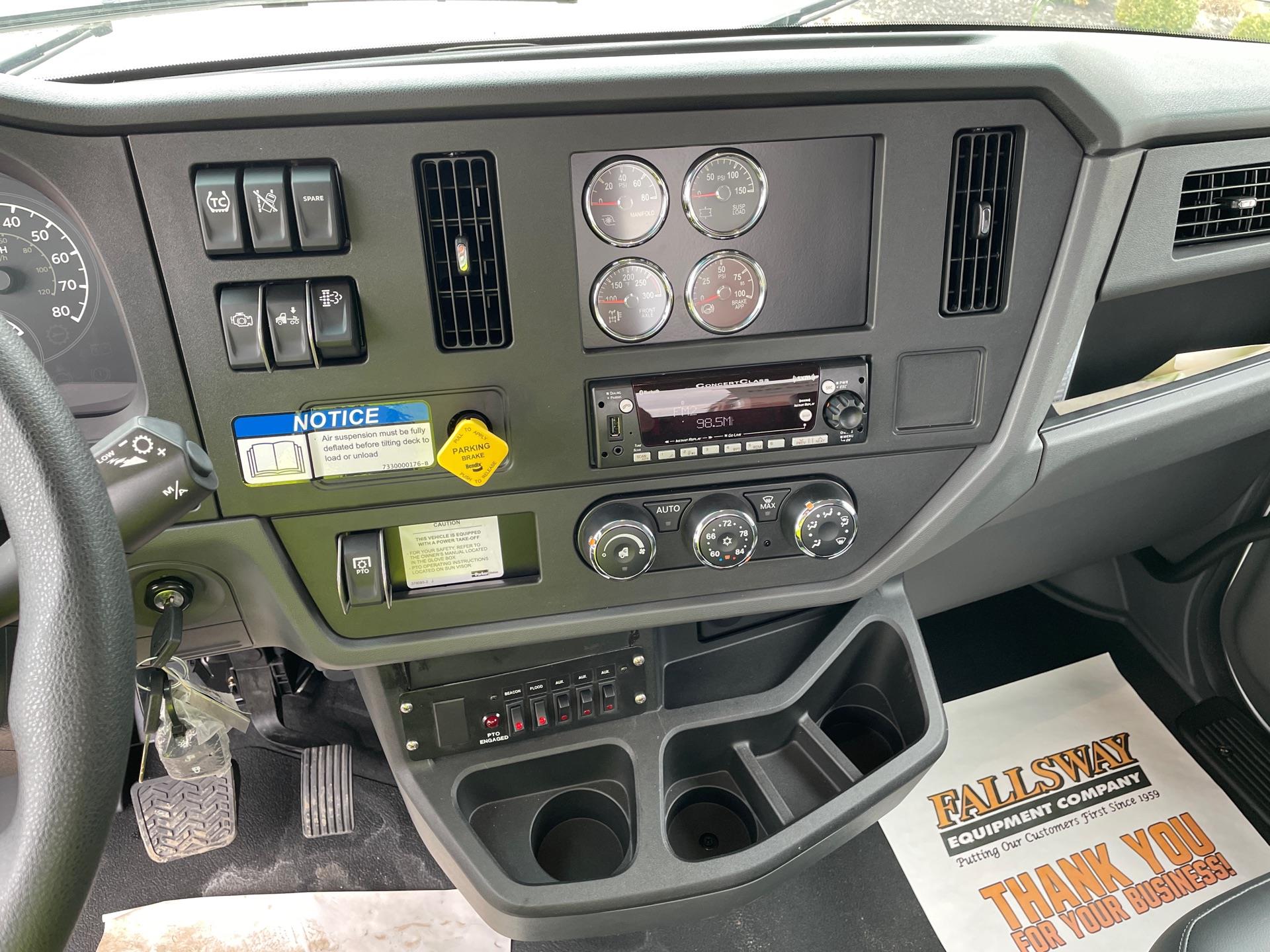 2025 Peterbilt 536 - image 11