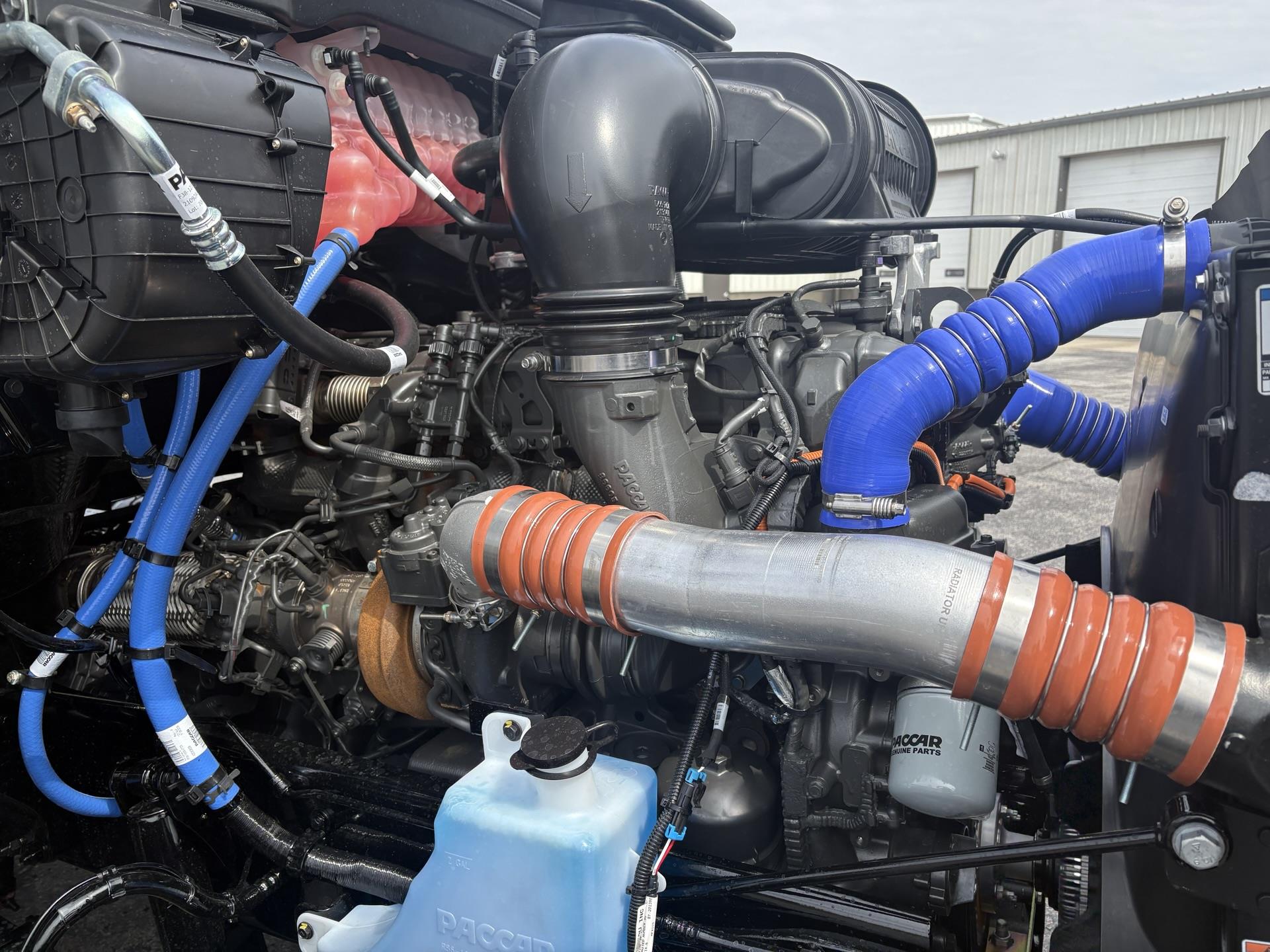 2027 Peterbilt 579 - image 9