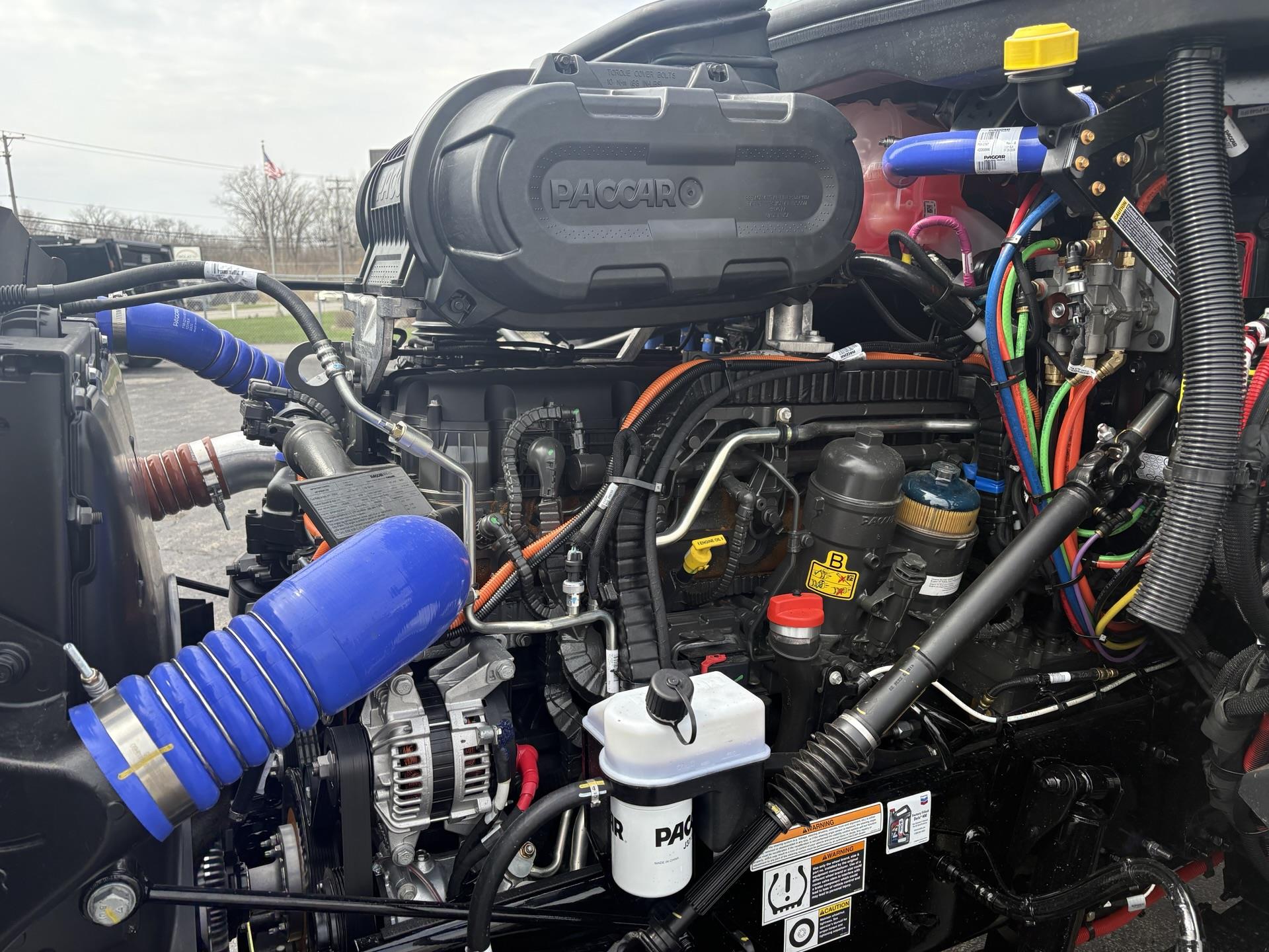 2027 Peterbilt 579 - image 8