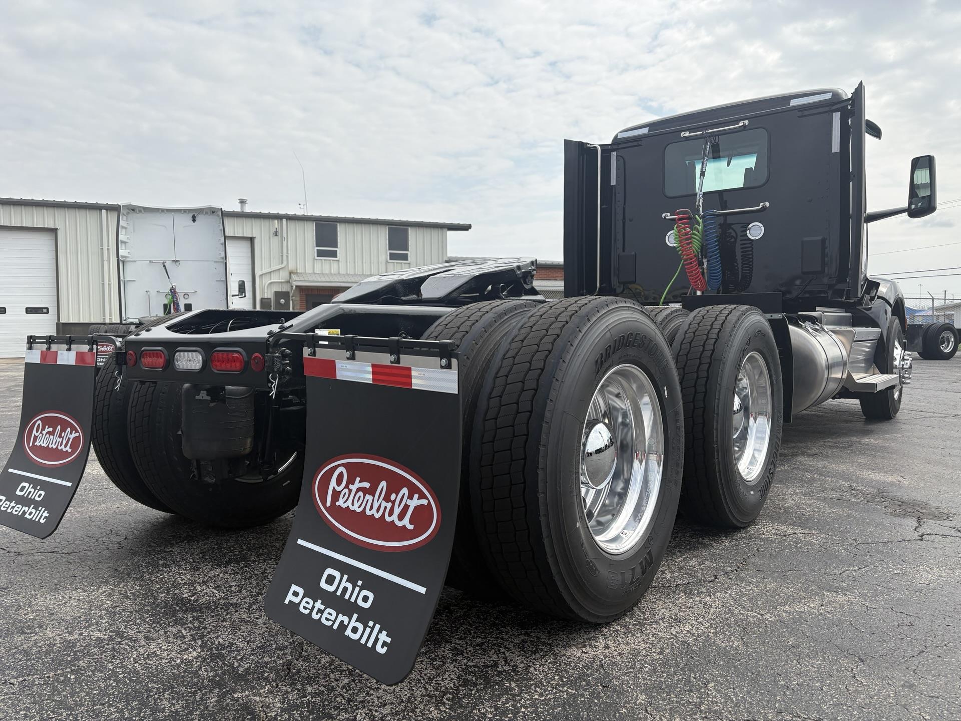 2027 Peterbilt 579 - image 6