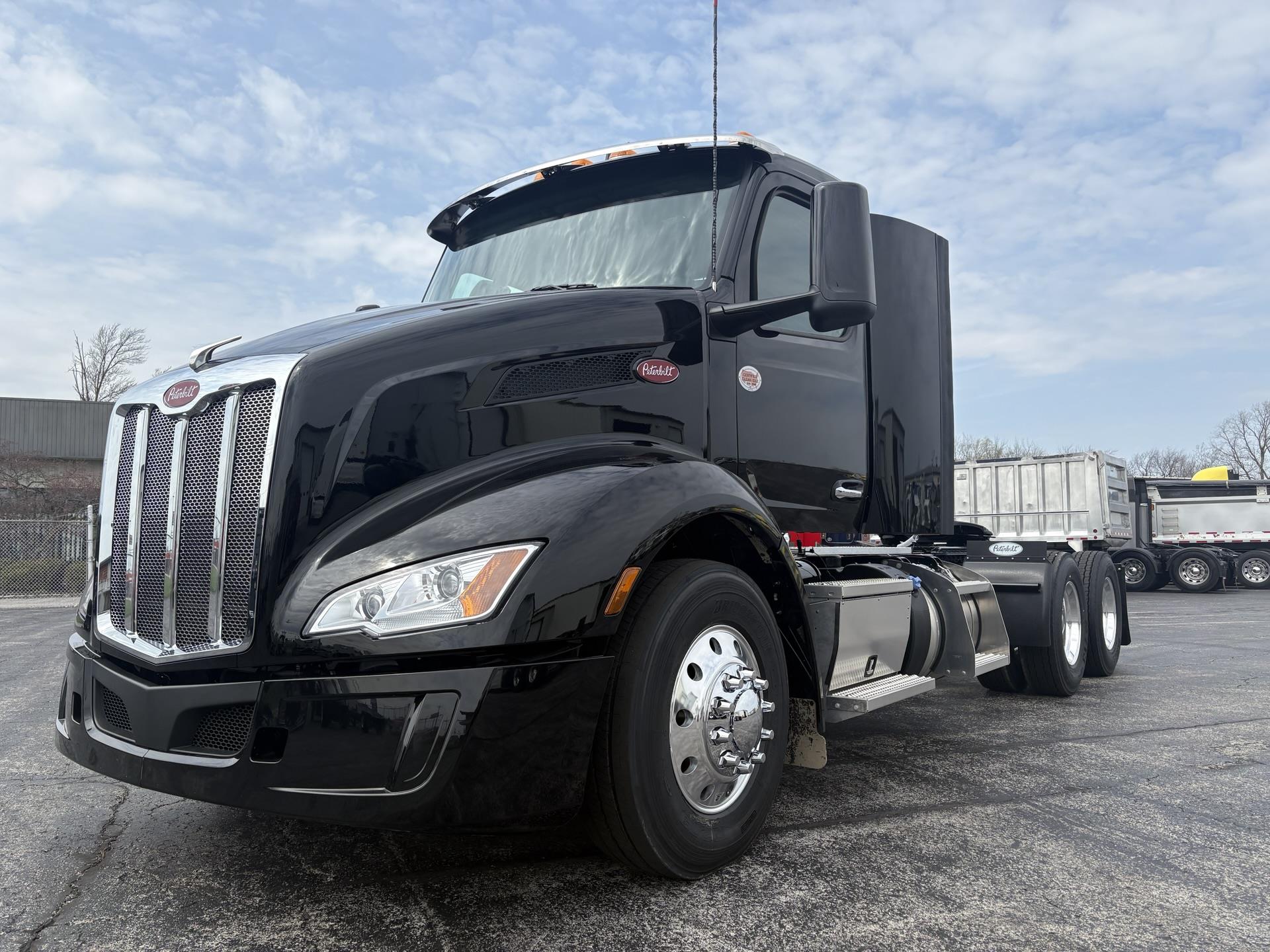 2027 Peterbilt 579
