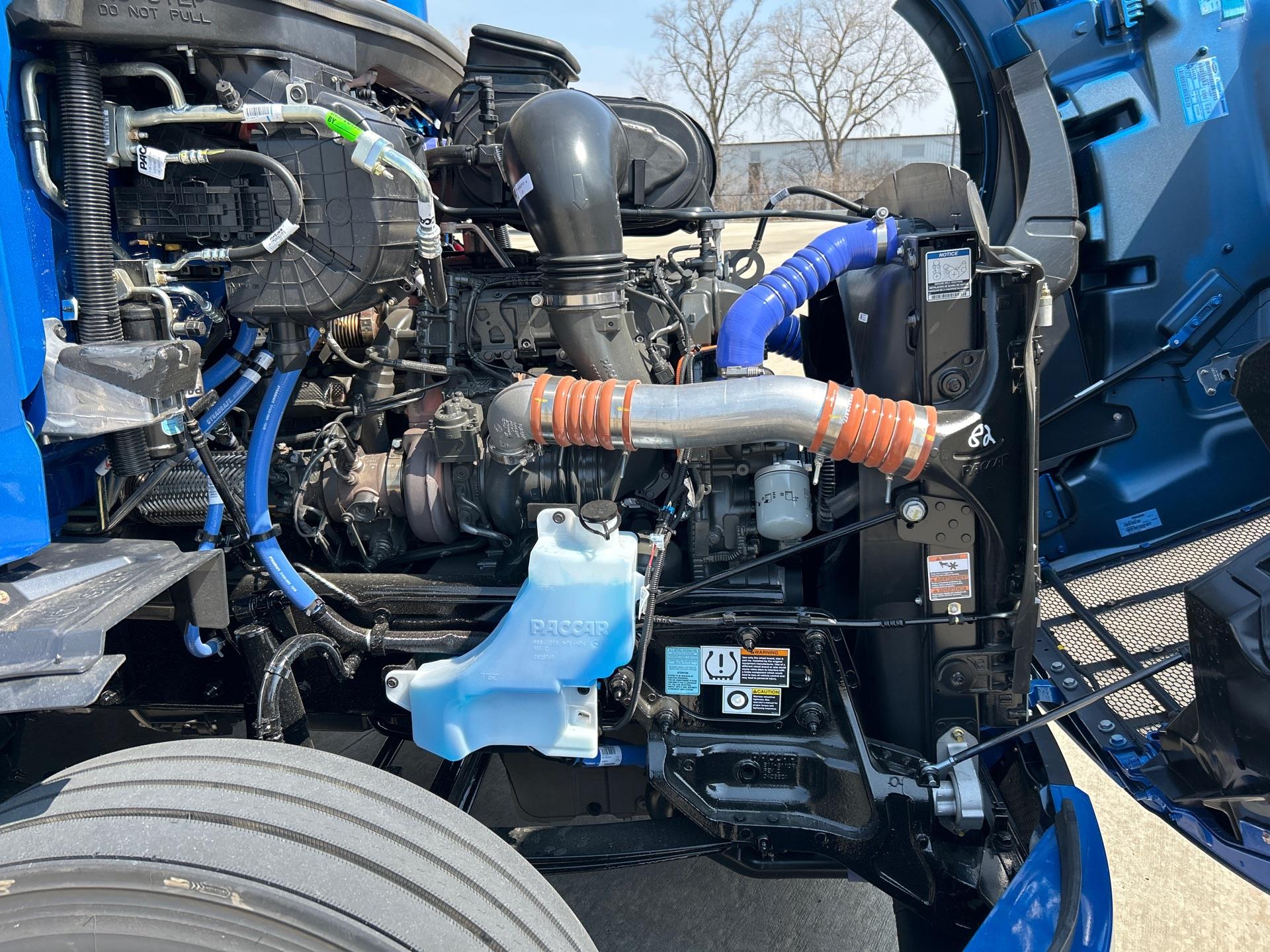 2027 Peterbilt 579 - image 7