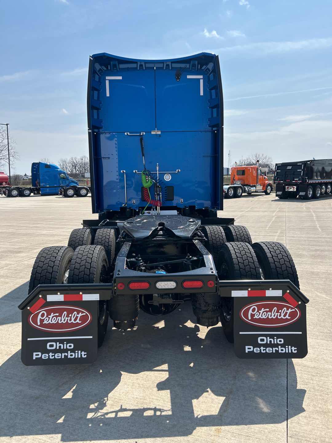 2027 Peterbilt 579 - image 3
