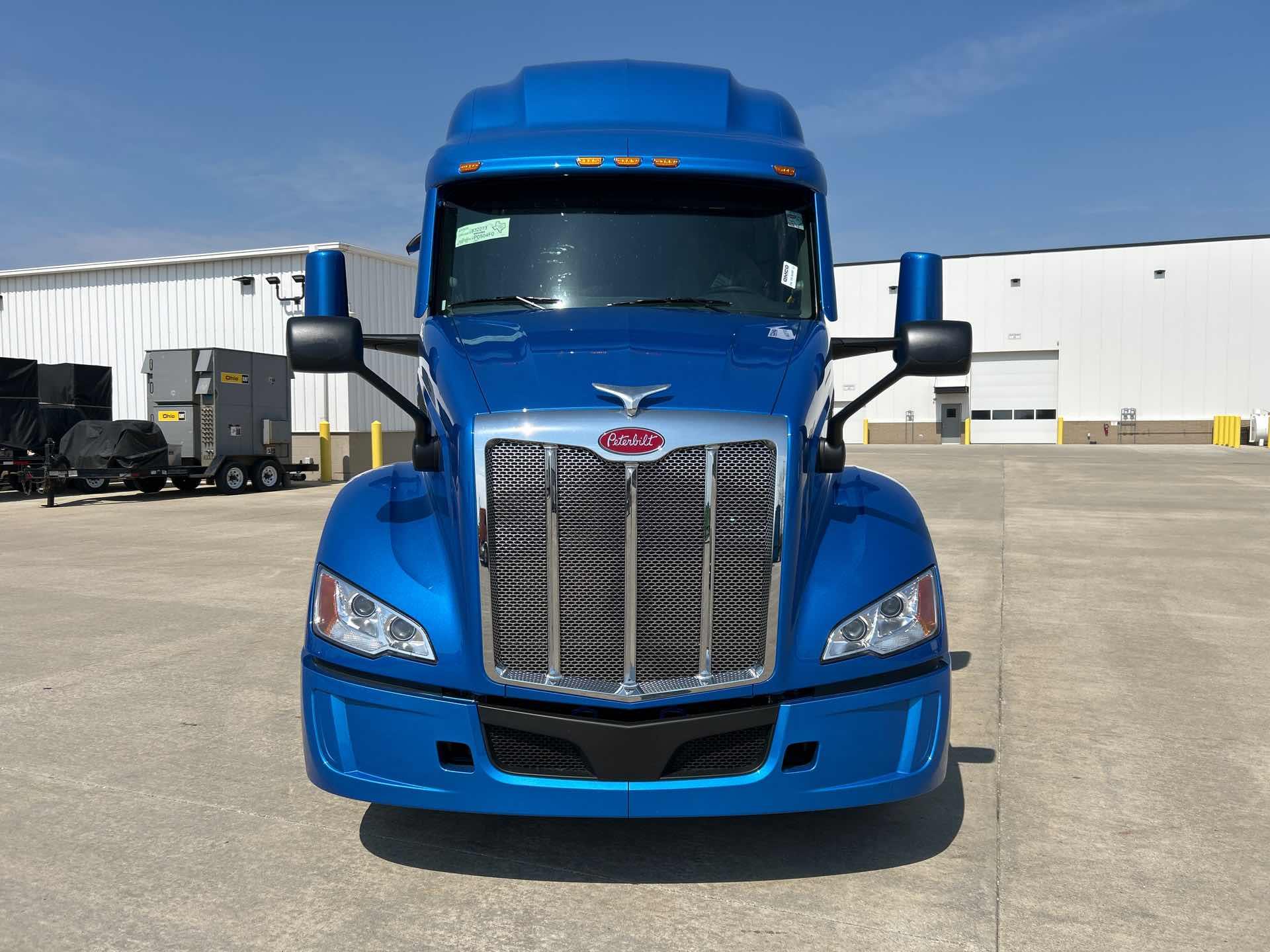 2027 Peterbilt 579 - image 5