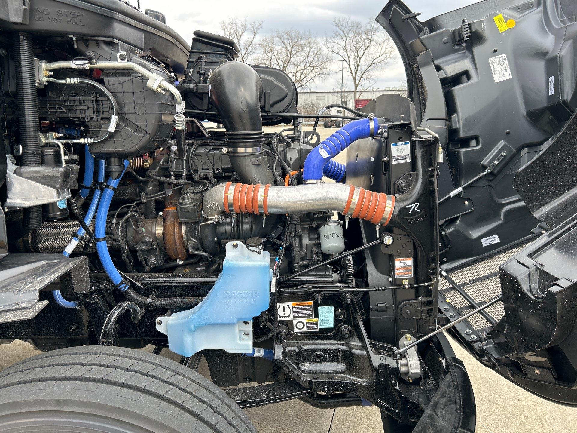 2027 Peterbilt 579 - image 7