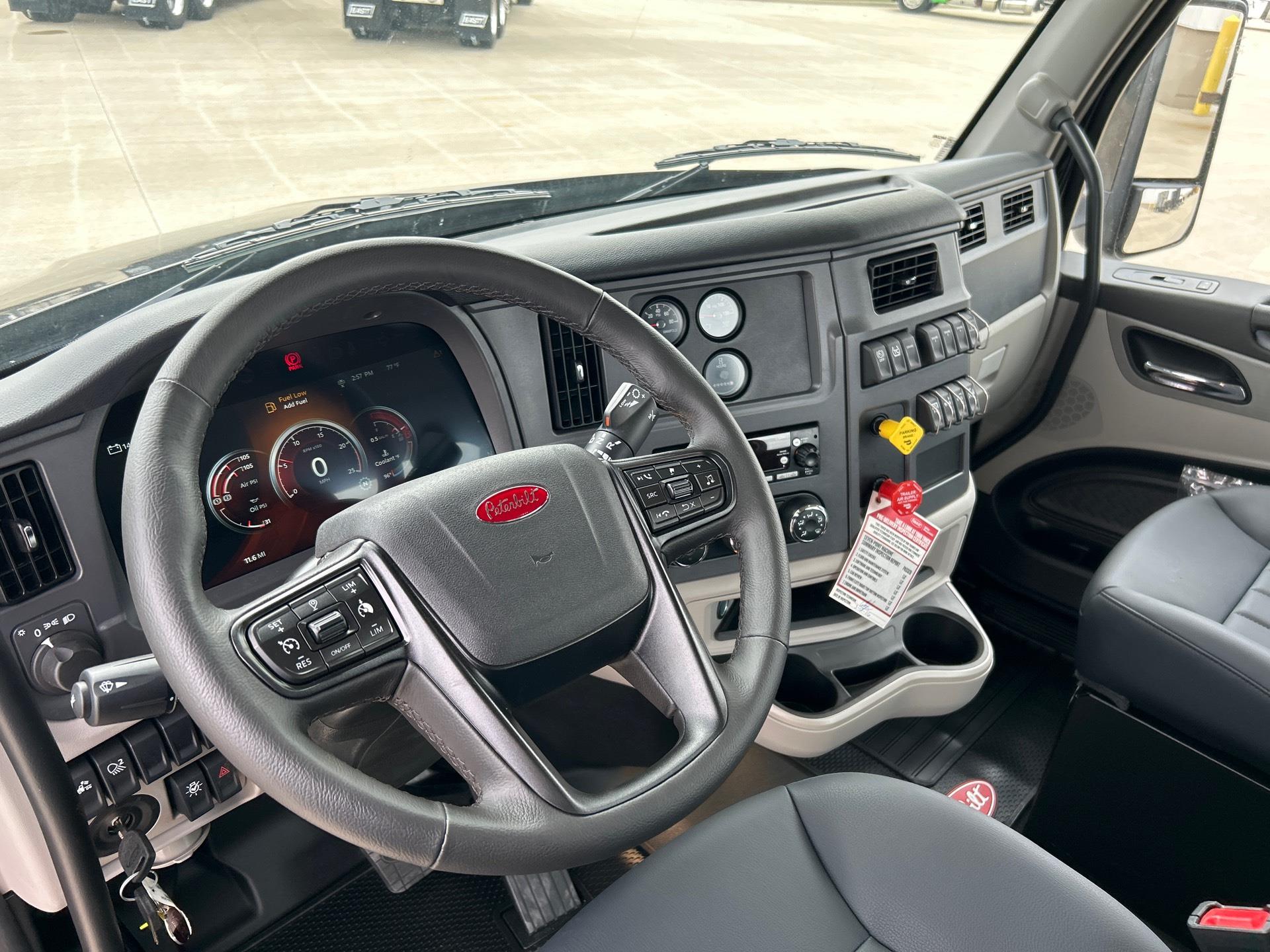 2027 Peterbilt 579 - image 9