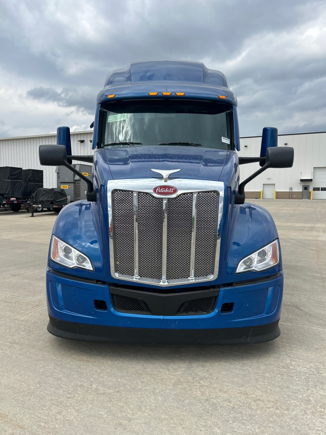 2027 Peterbilt 579 - image 5