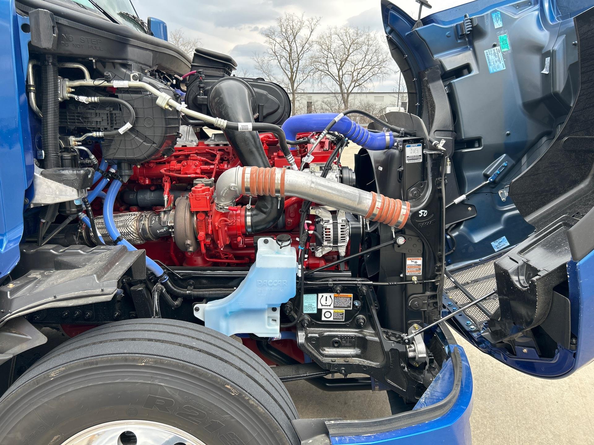 2027 Peterbilt 579 - image 7