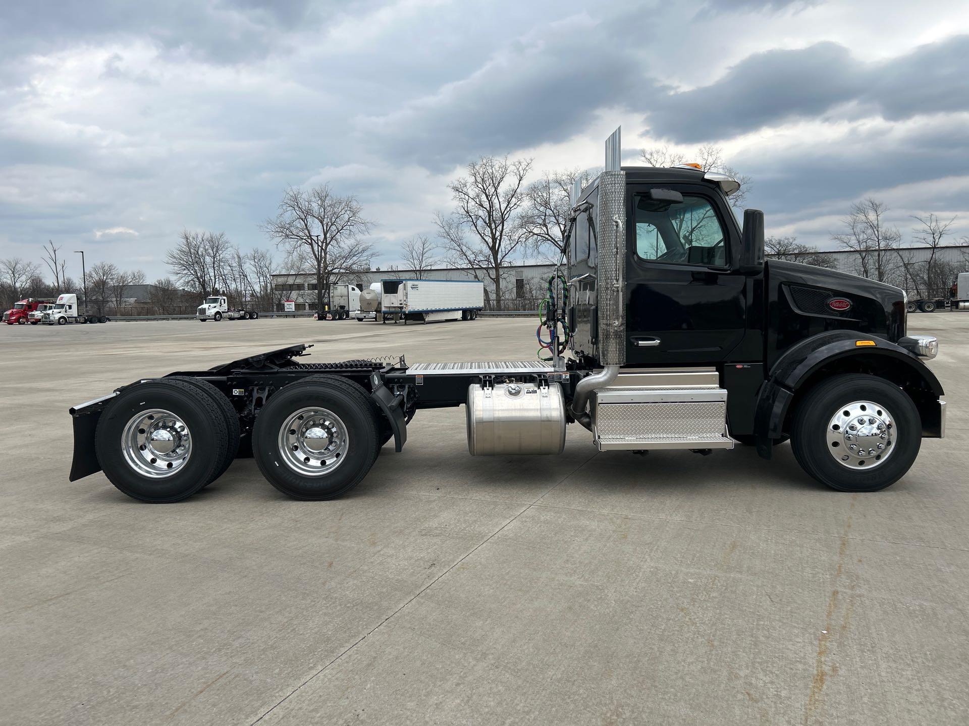 2027 Peterbilt 567 - image 4