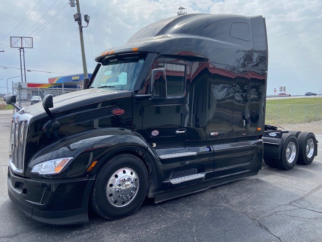 2027 Peterbilt 579