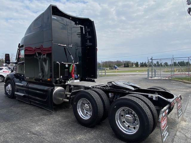 2027 Peterbilt 579 - image 4
