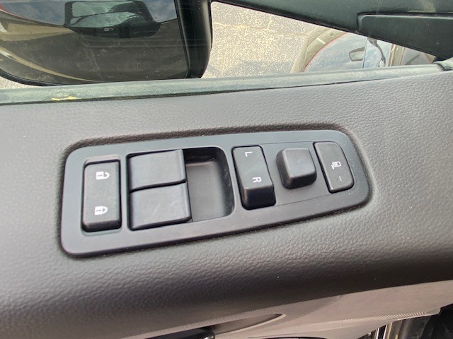 2027 Peterbilt 579 - image 8