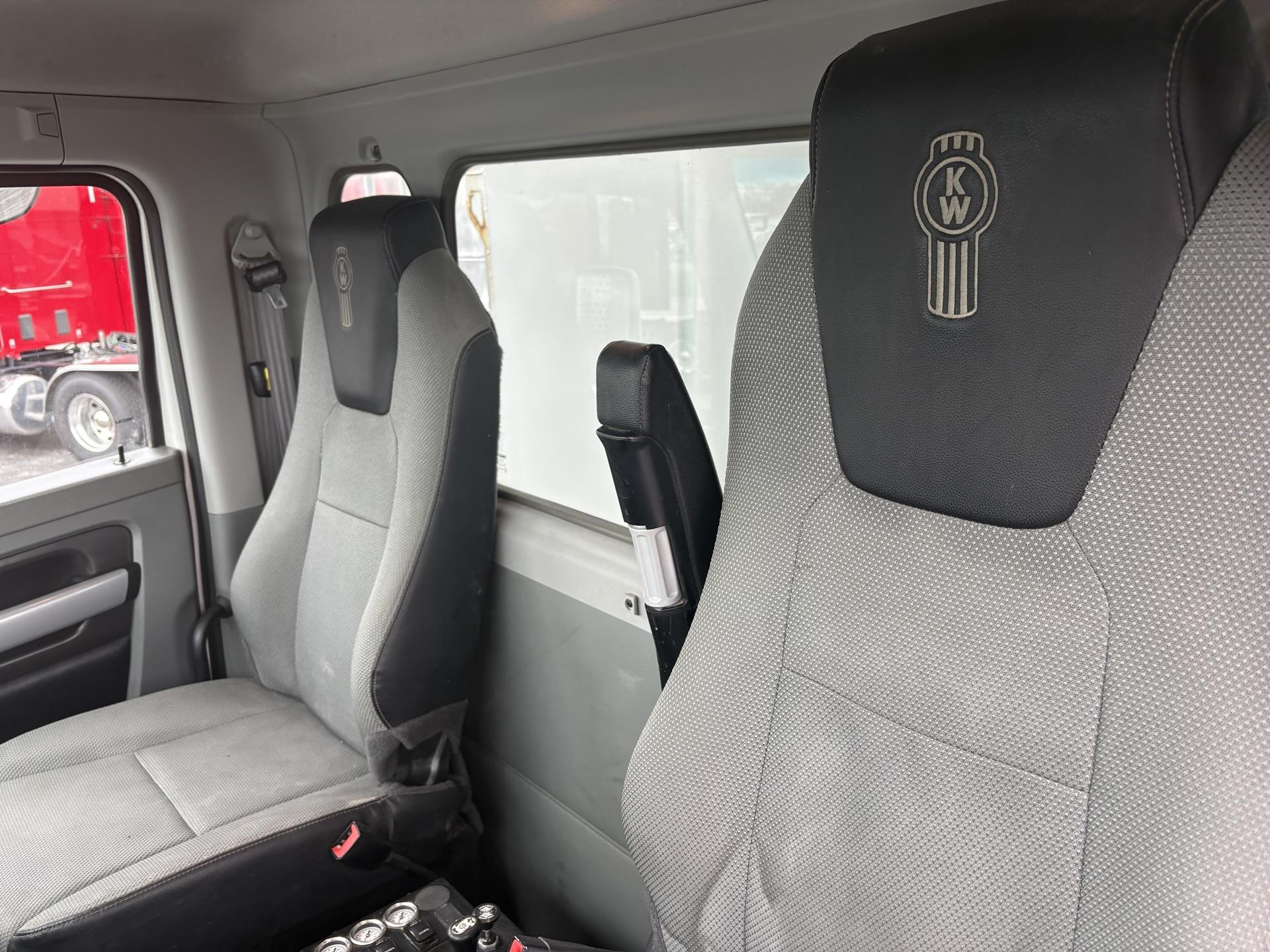 2022 Kenworth T880 - image 12