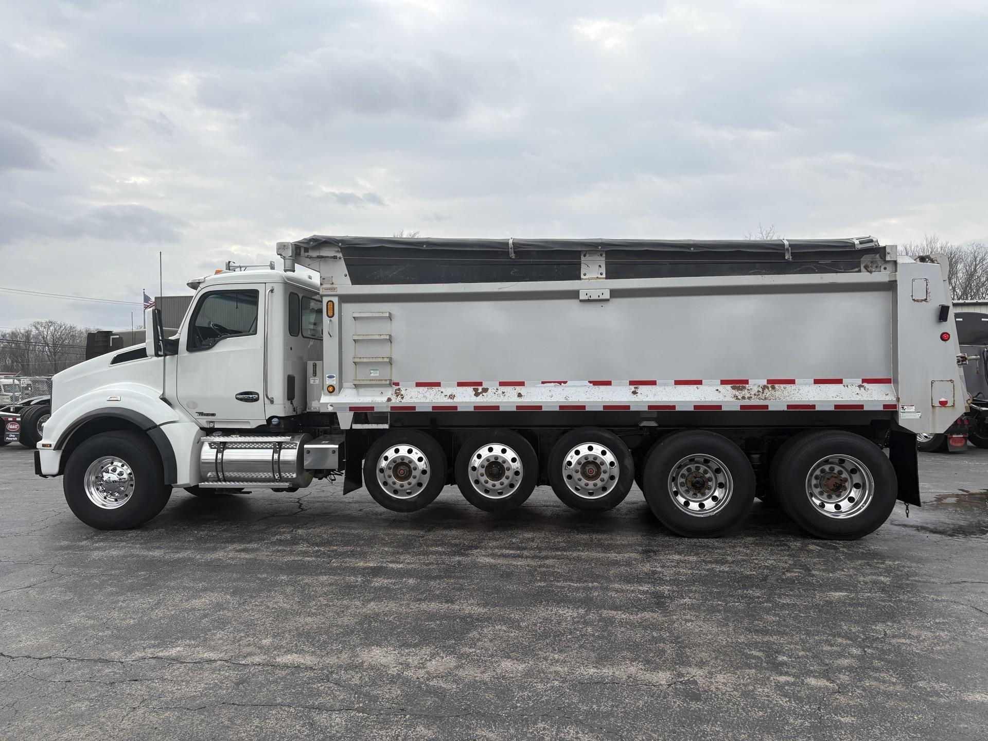 2022 Kenworth T880 - image 4