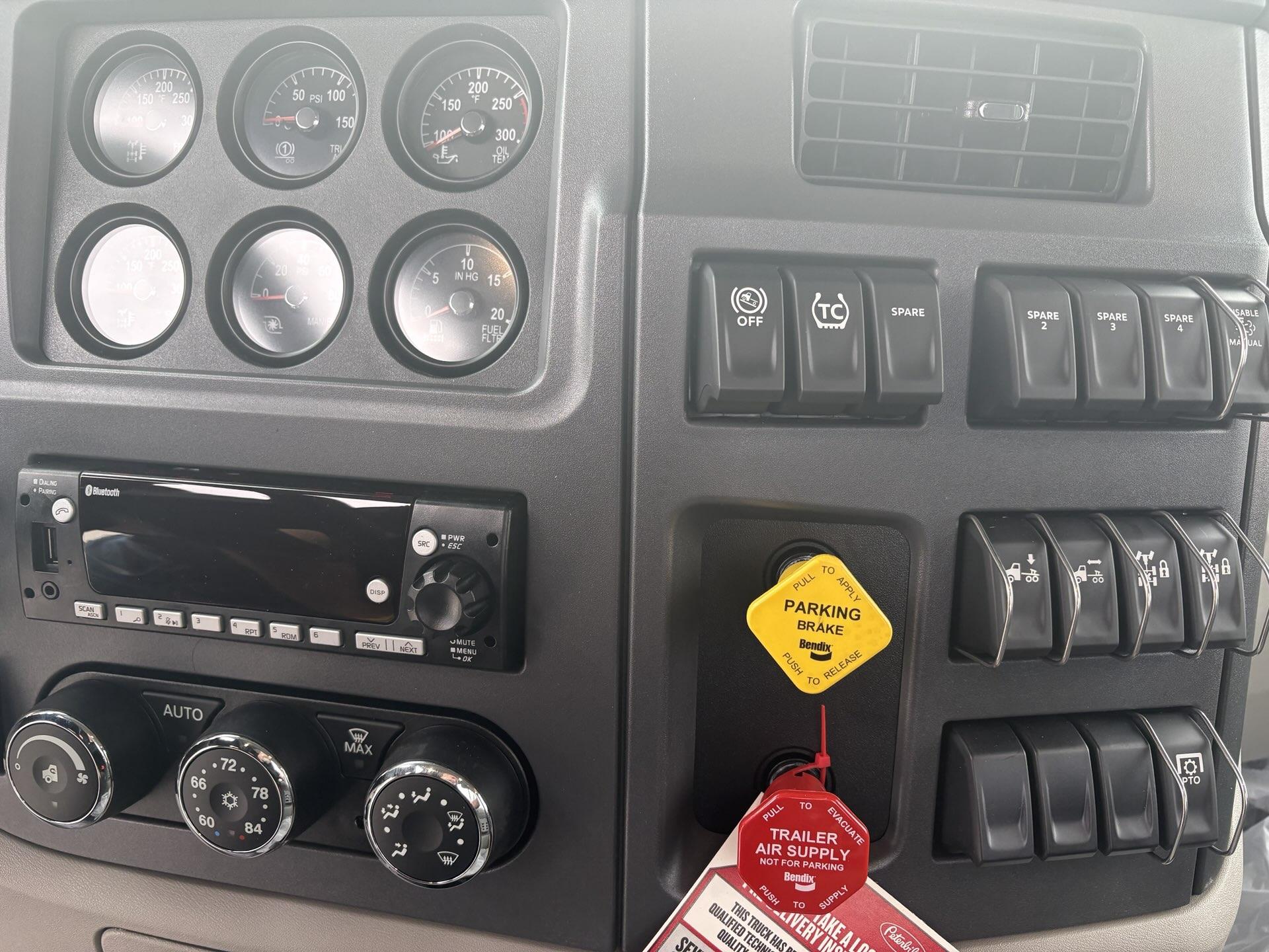 2027 Peterbilt 567 - image 13