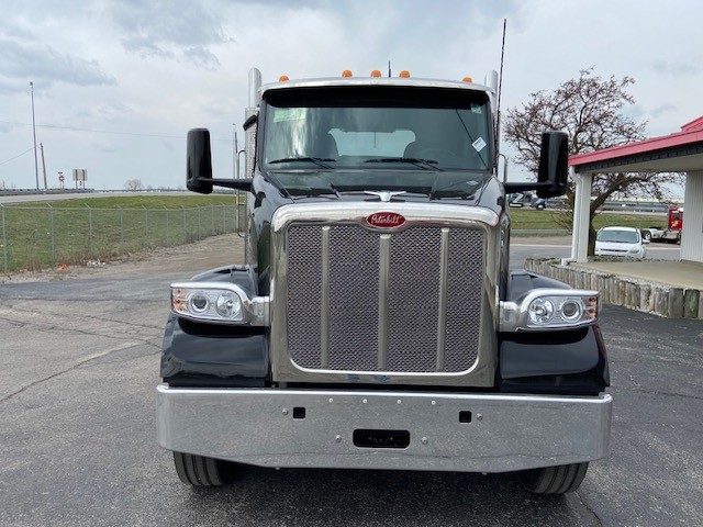 2027 Peterbilt 567 - image 3