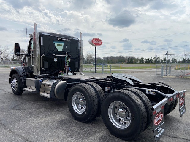 2027 Peterbilt 567 - image 5