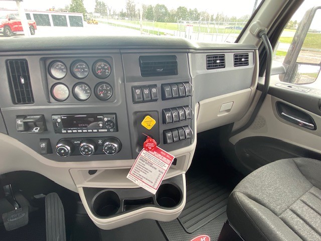 2027 Peterbilt 567 - image 14