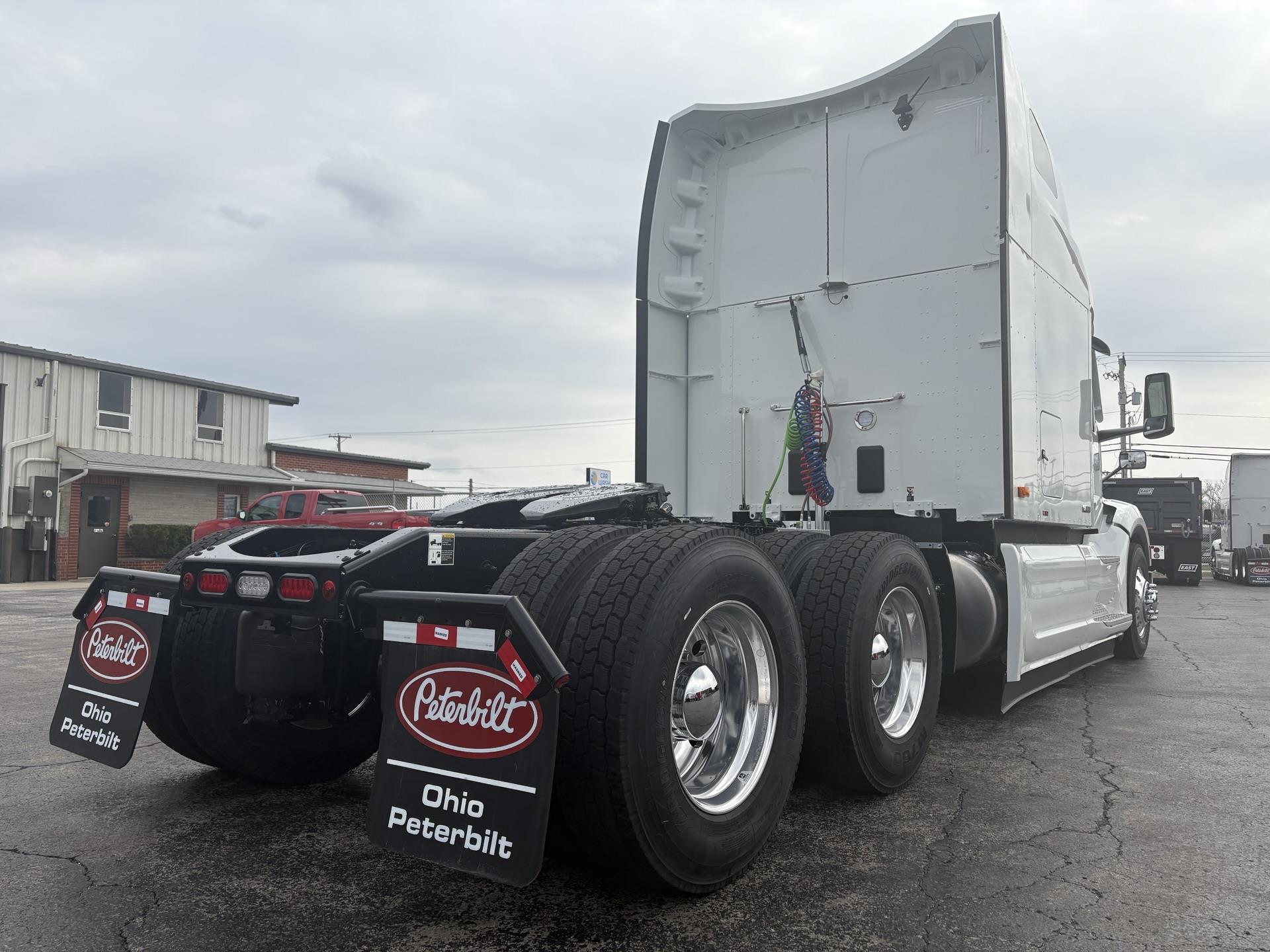 2027 Peterbilt 579 - image 6
