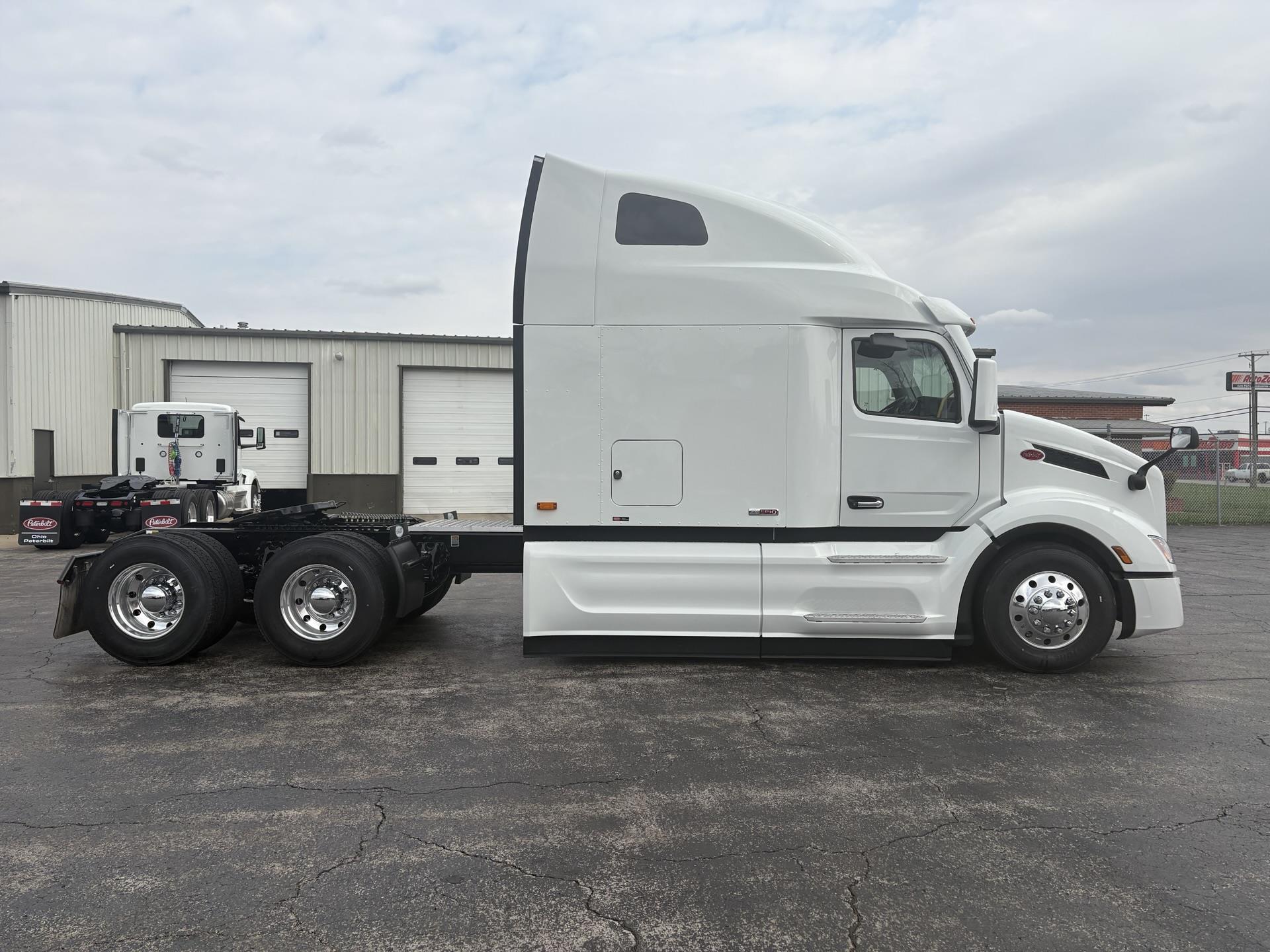 2027 Peterbilt 579 - image 7