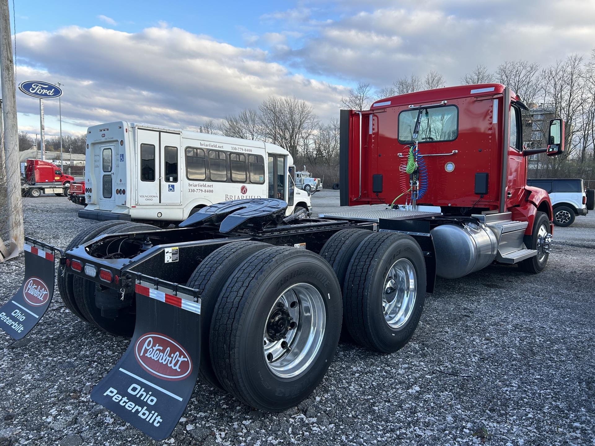 2027 Peterbilt 579 - image 4