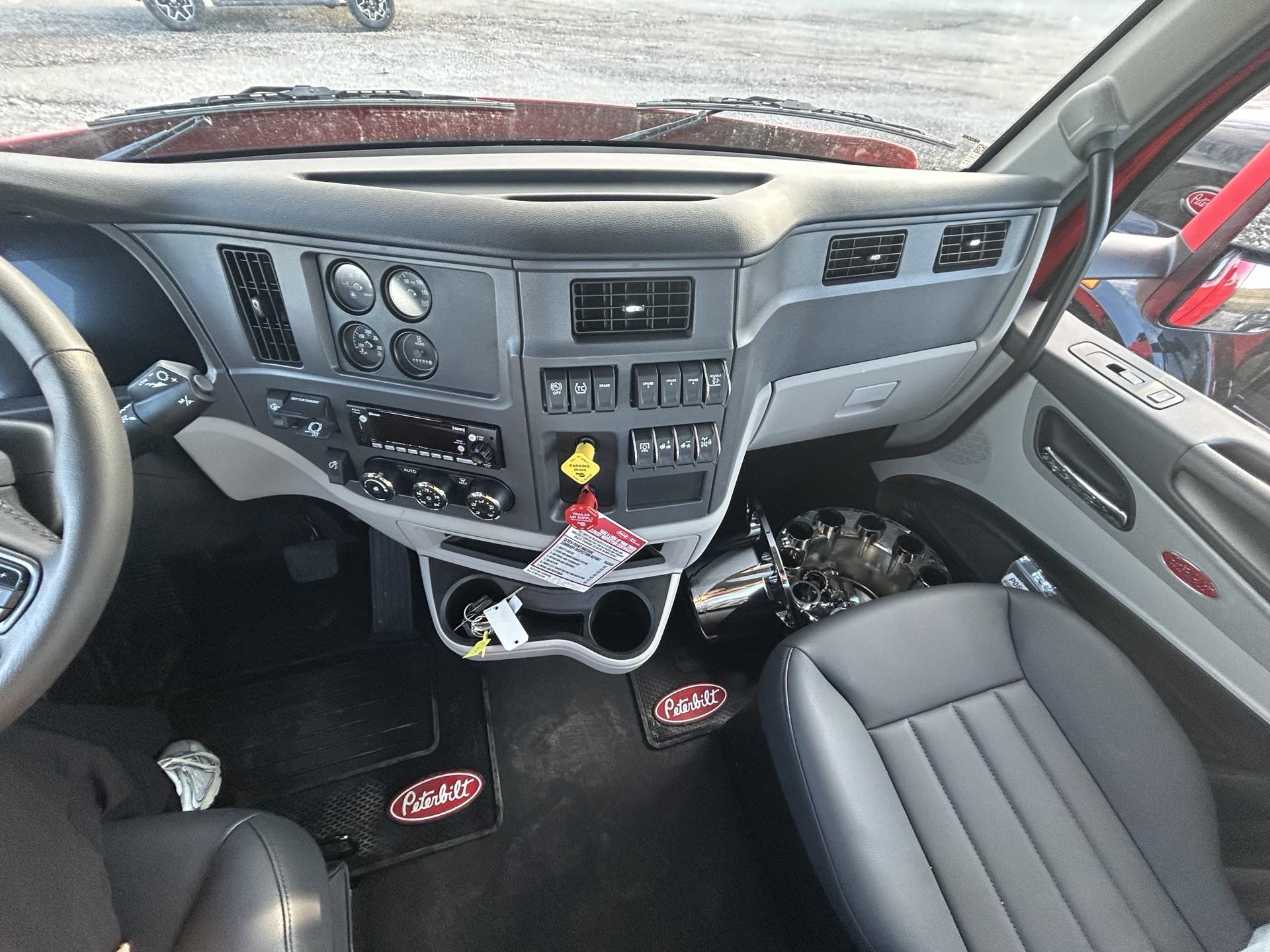 2027 Peterbilt 579 - image 6