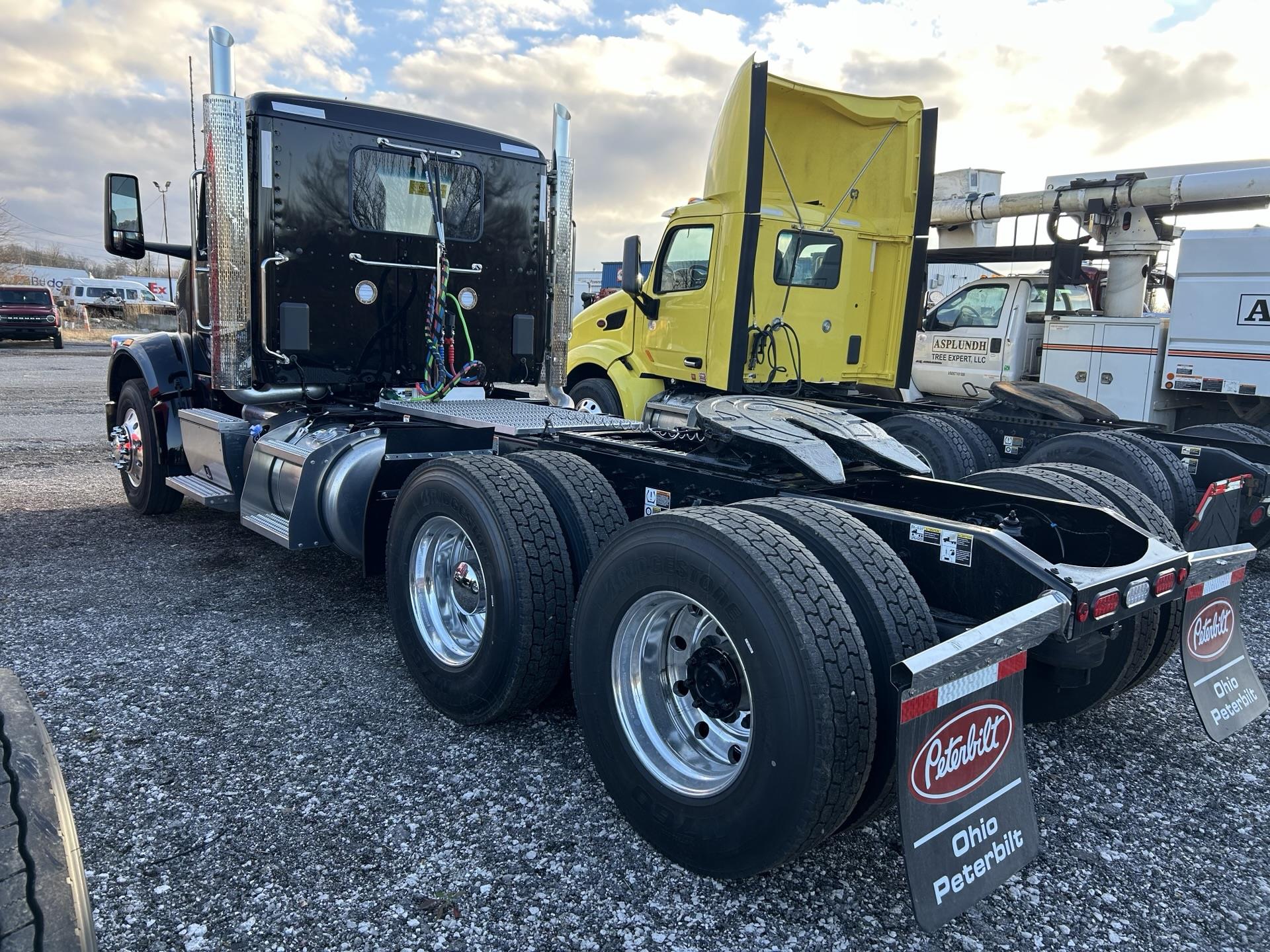 2027 Peterbilt 567 - image 4