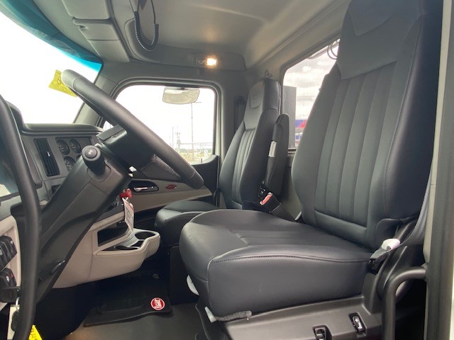 2027 Peterbilt 579 - image 10