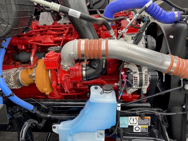 2027 Peterbilt 579 - image 12