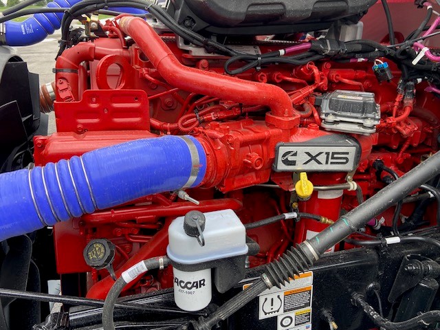 2027 Peterbilt 579 - image 14